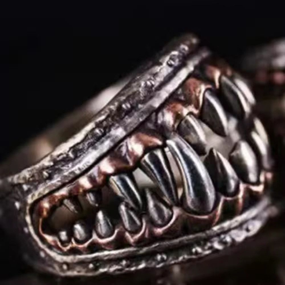 Vintage Resizeable Demon's Teeth Ring Size ONE SIZE - 5 Thumbnail