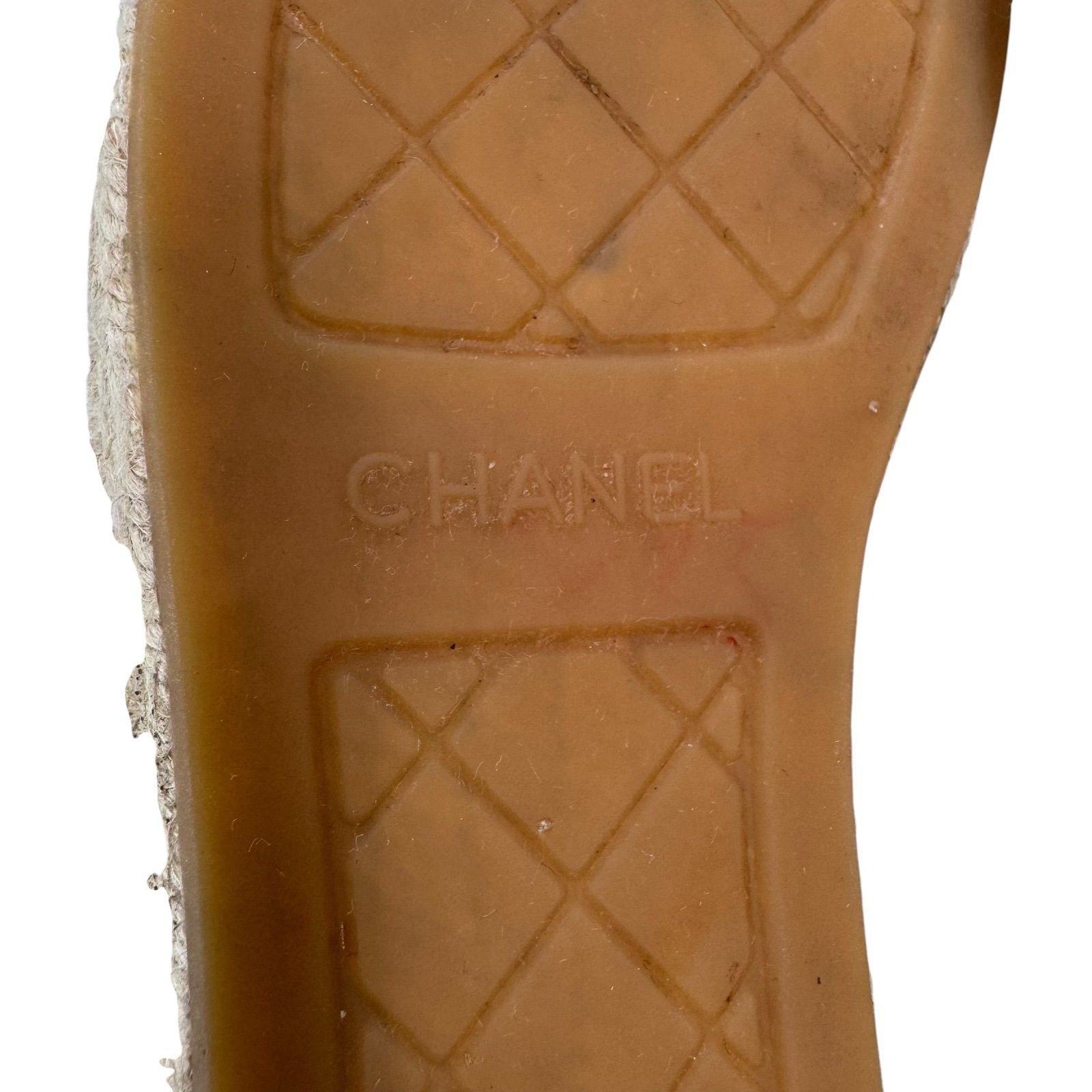 Chanel Chanel Tweed Sequin Logo Cap Toe Espadrilles Cream Size EU37 Size US 6.5 / IT 36.5 - 12 Thumbnail