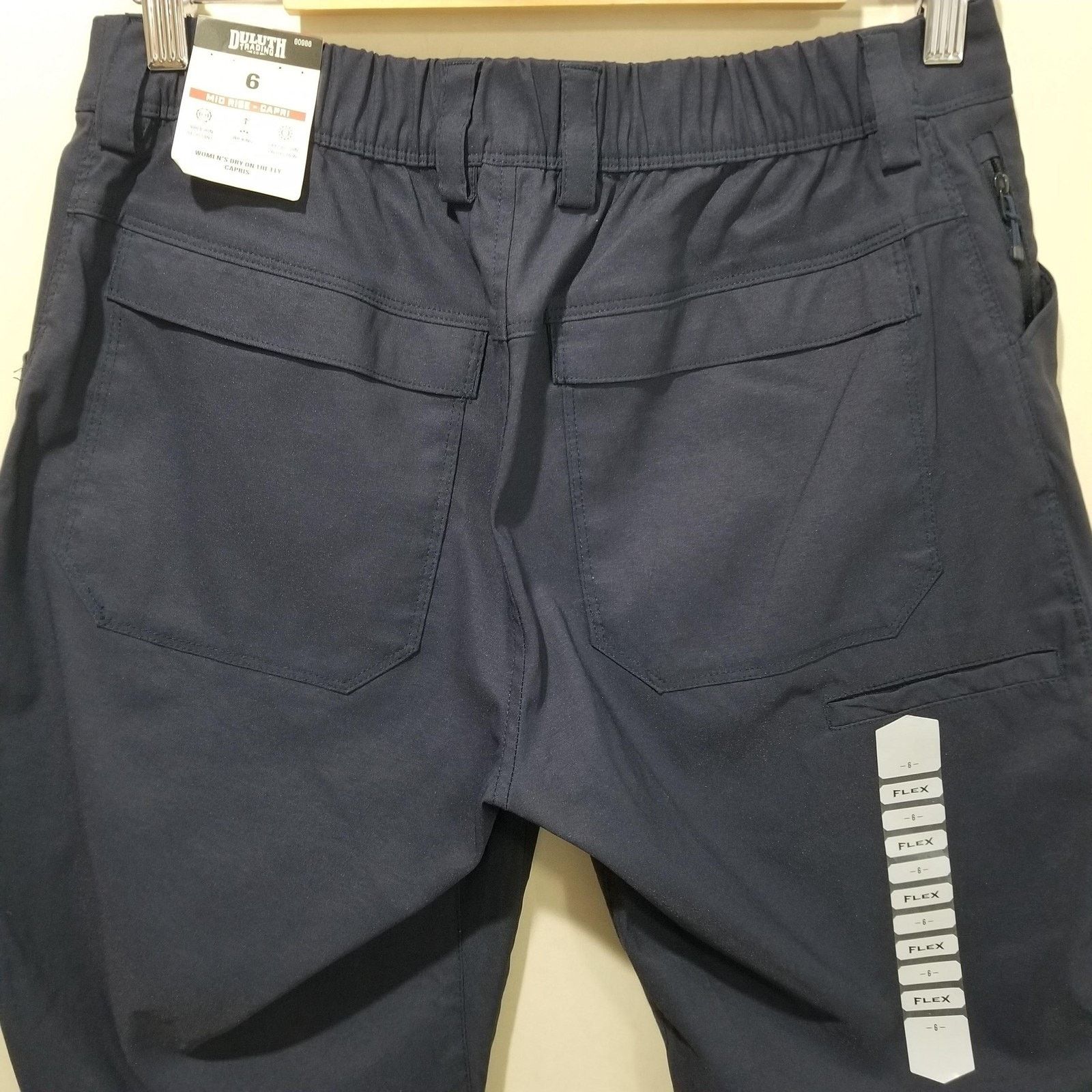 Duluth Trading Company Duluth Trading Capri Pants Womens 6 Navy Dry on the Fly NEW Size 28" / US 6 / IT 42 - 9 Thumbnail