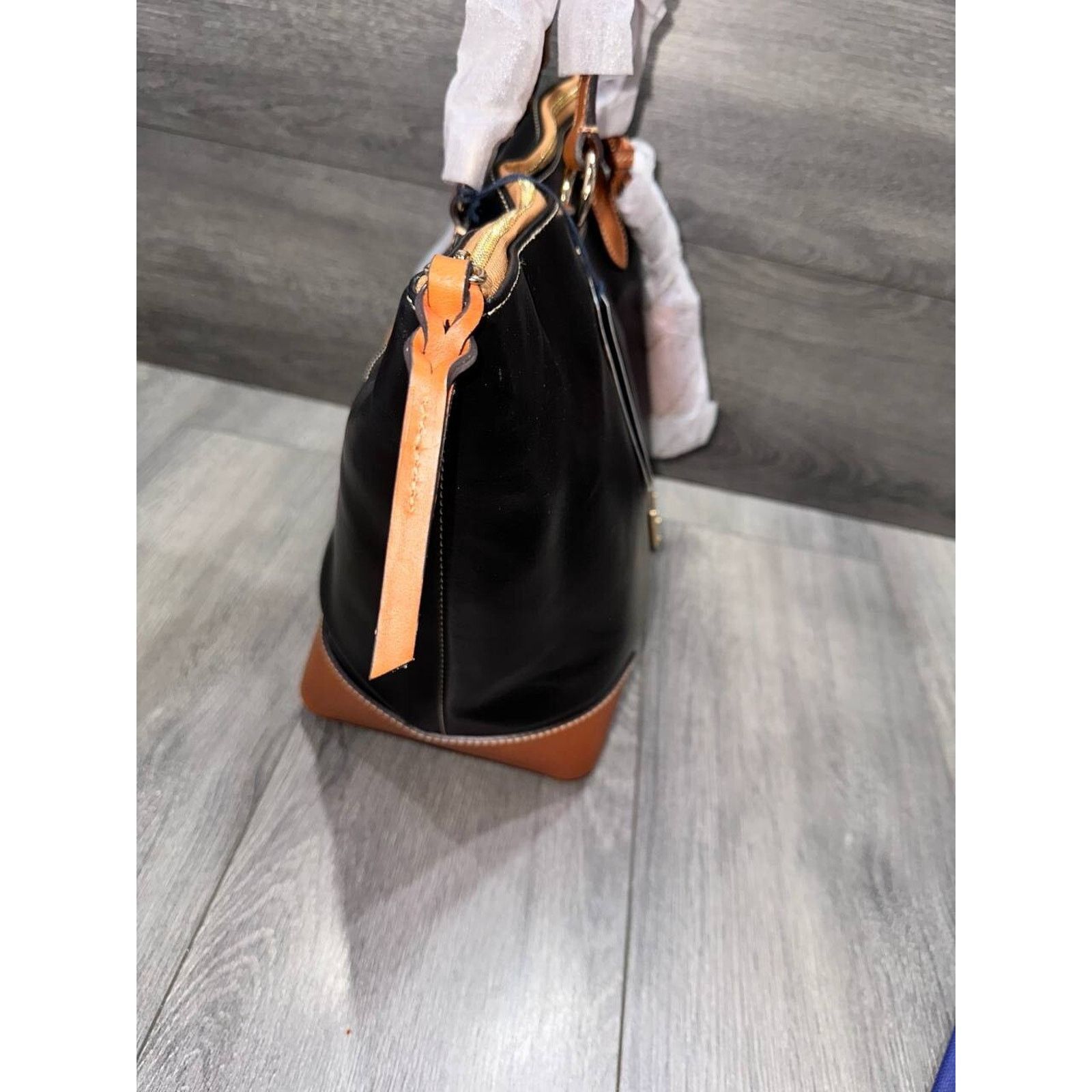 Dooney & Bourke Dooney & Bourke Wexford Leather Carer Tote Black bag A626468 Size ONE SIZE - 7 Thumbnail