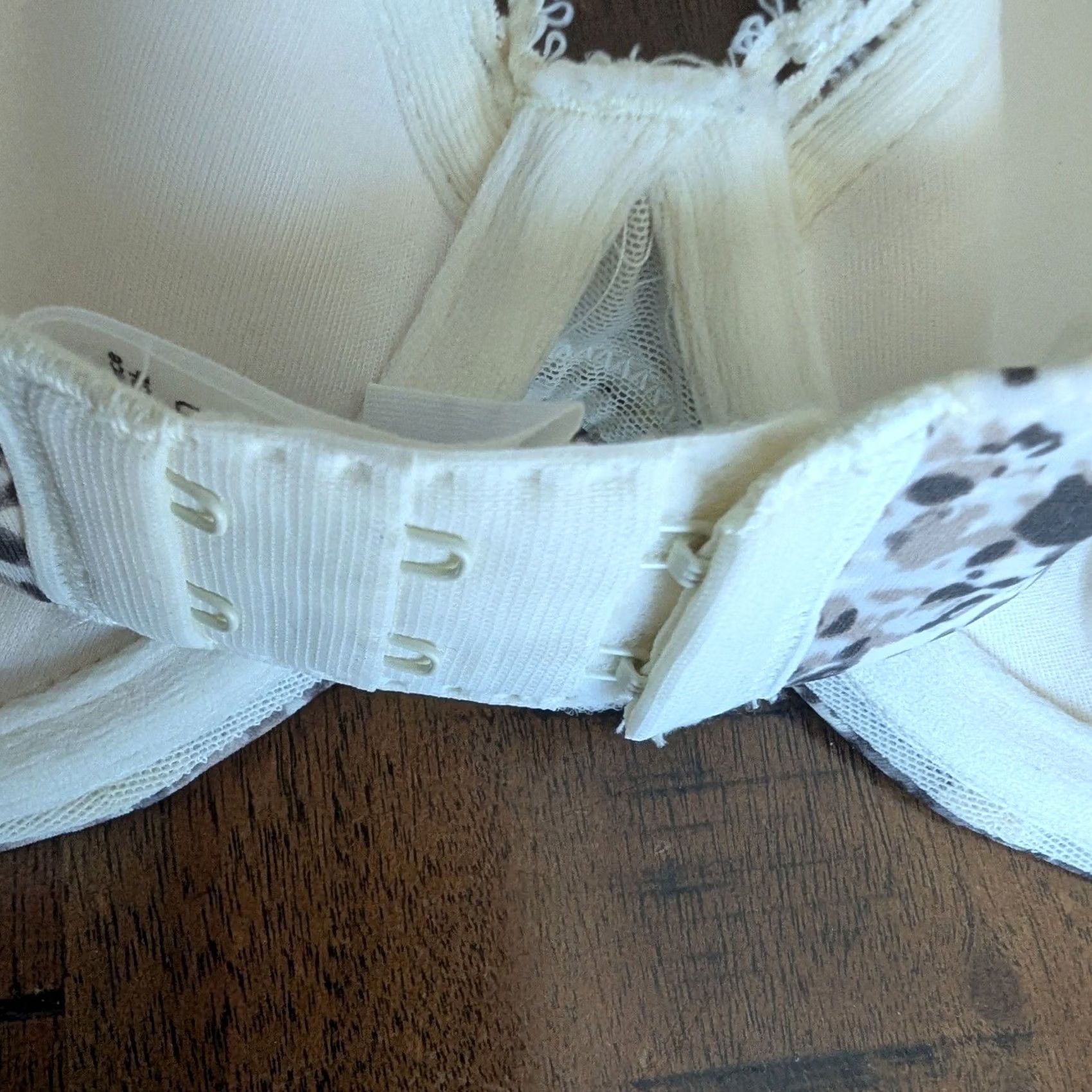 Calvin Klein Calvin Klein Push Up Bra Womens 38B Beige Neutral Snake Print Cream Black Underwire Light Padding Size ONE SIZE - 4 Thumbnail
