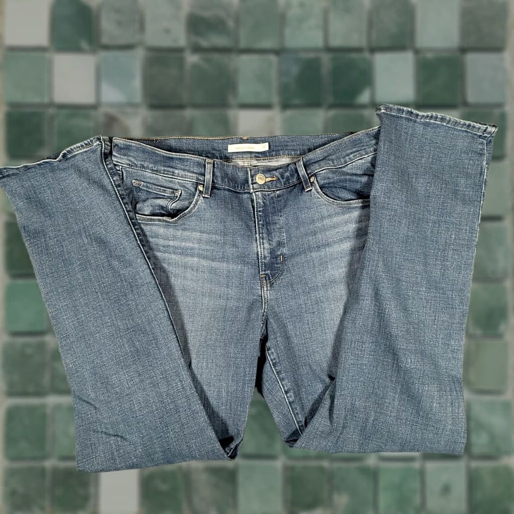 Levi's Levi's 514 Jeans Womens 32x30 Blue Medium Wash Straight Denim Pants Pockets Zip Fly Regular Inseam 29" Size 24" / US 00 / IT 34 - 1 Thumbnail