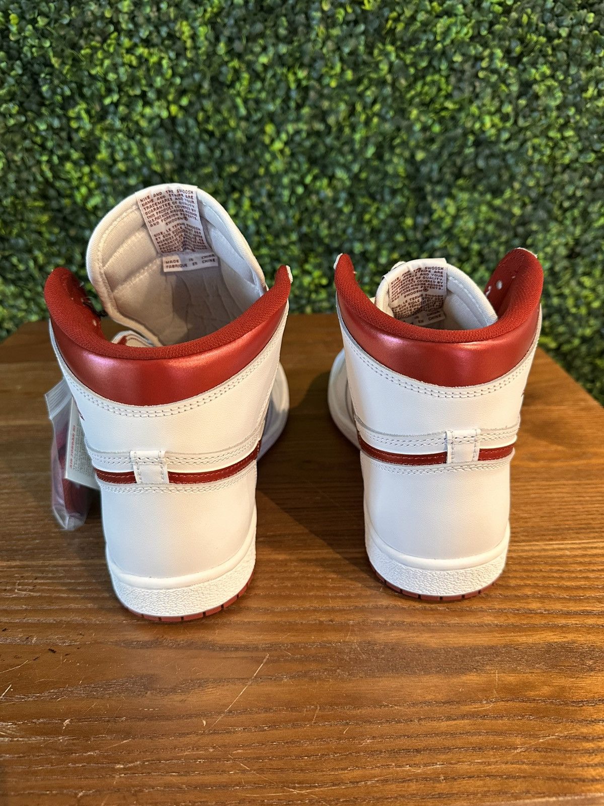 Jordan Brand Jordan 1 85’ Metallic Size US 10.5 / EU 43-44 - 4 Thumbnail