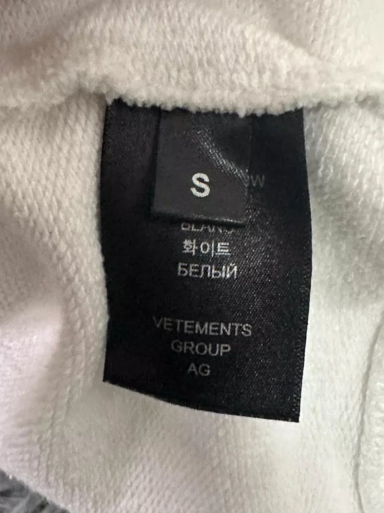 Vetements Vetements Fruit Pullover Hoodie Size US S / EU 44-46 / 1 - 6 Thumbnail