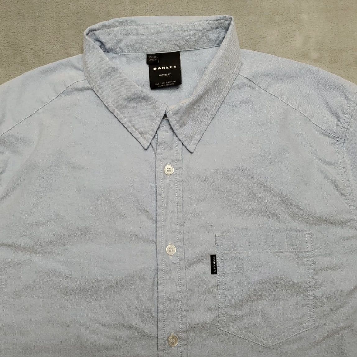 Oakley VINTAGE Oakley Shirt Men XL Blue Custom Fit Button-Up Oxford Casual Shirt Size US XL / EU 56 / 4 - 2 Thumbnail
