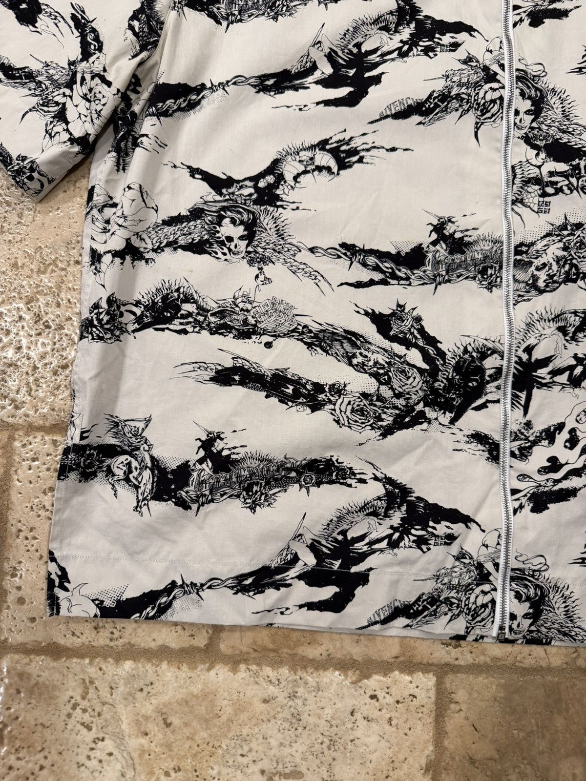 Givenchy Givenchy Matthew Williams Tiger Camo White/Black Zip Shirt Size US XL / EU 56 / 4 - 6 Thumbnail