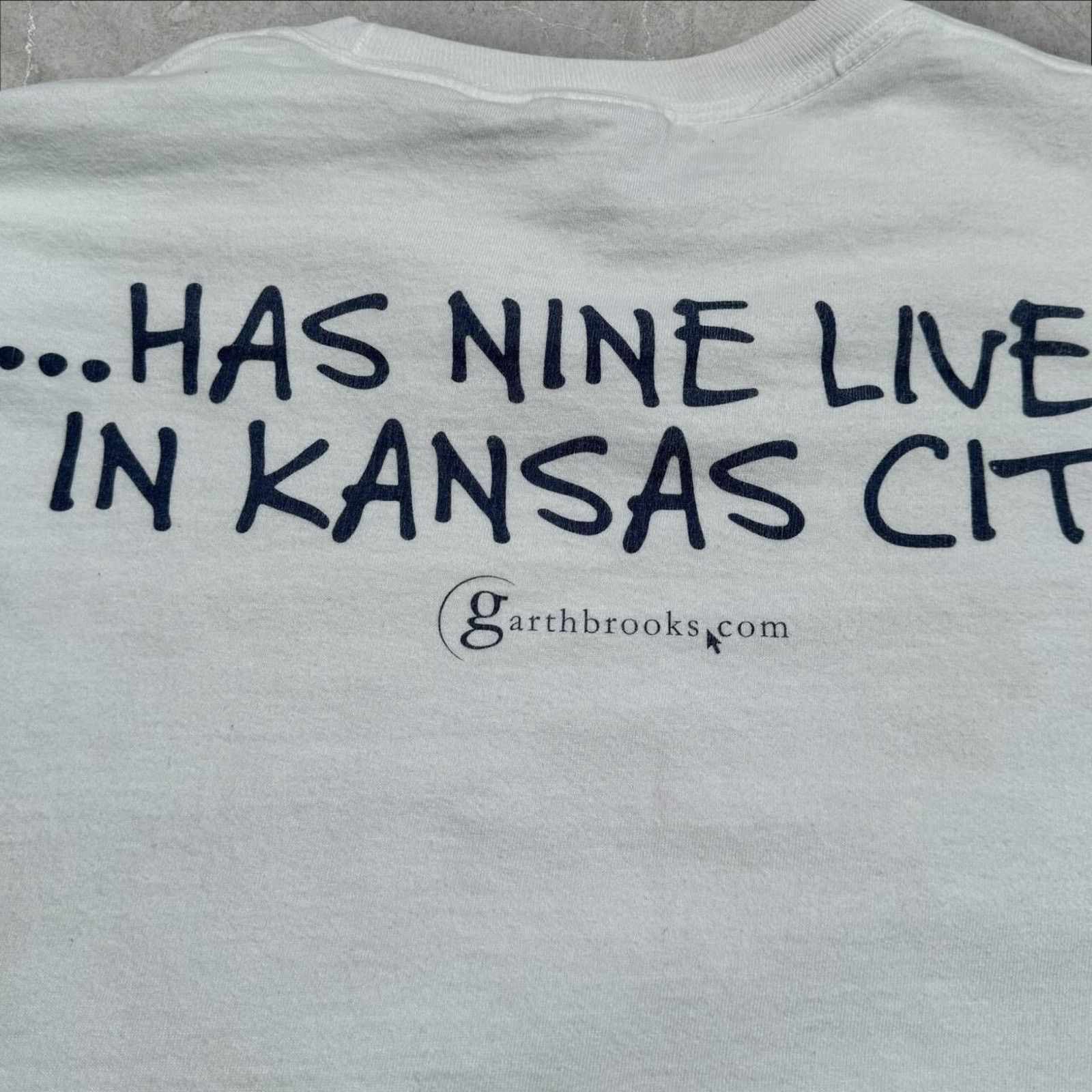 Other Vintage Garth Brooks Tee from 9 Show run in Kansas City Size US XL / EU 56 / 4 - 3 Thumbnail