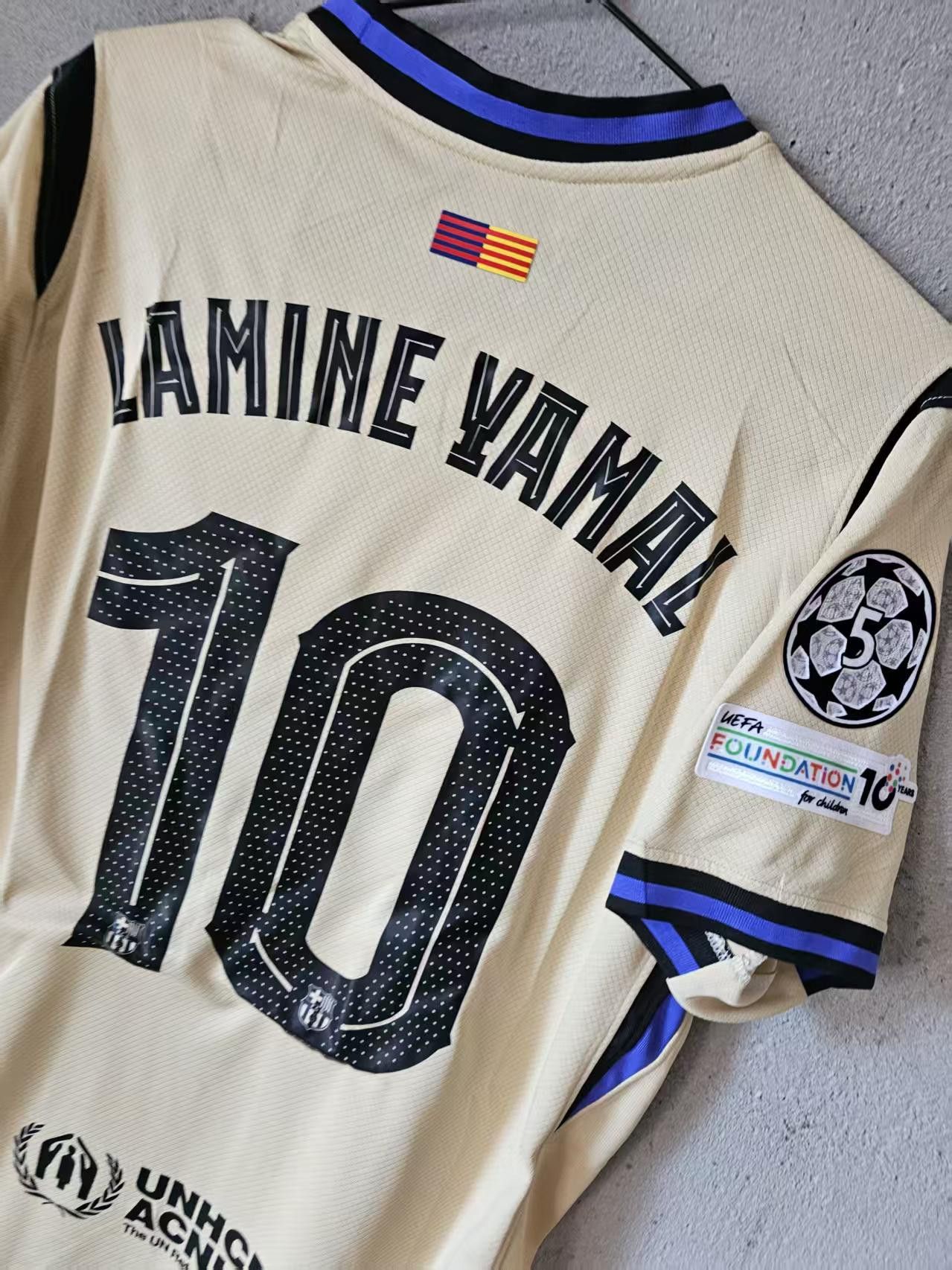 Other 2025 26 Barcelona 10 Lamine Yamal Jersey Away Size US L / EU 52-54 / 3 - 3 Thumbnail