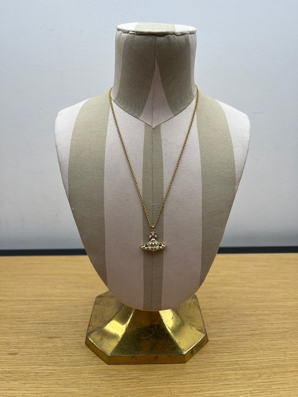 Vivienne Westwood o1f1d3z1025 Size: OS / Harlequin Small Bas Relief Necklaces Size ONE SIZE - 1 Thumbnail