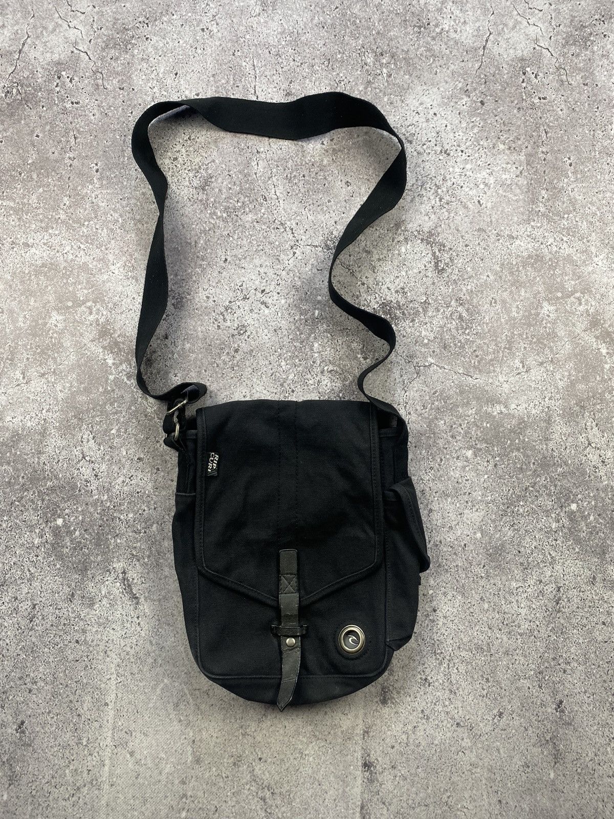 Rip Curl Rip Curl Vintage Messenger Crossbody Sling Bag Streetwear Size ONE SIZE - 1 Thumbnail
