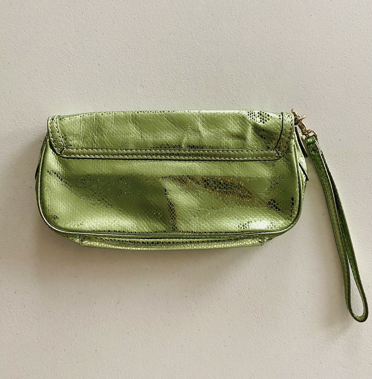Michael Kors Michael Kors Purse Metallic Green Snake Print Wristlet Size ONE SIZE - 4 Thumbnail