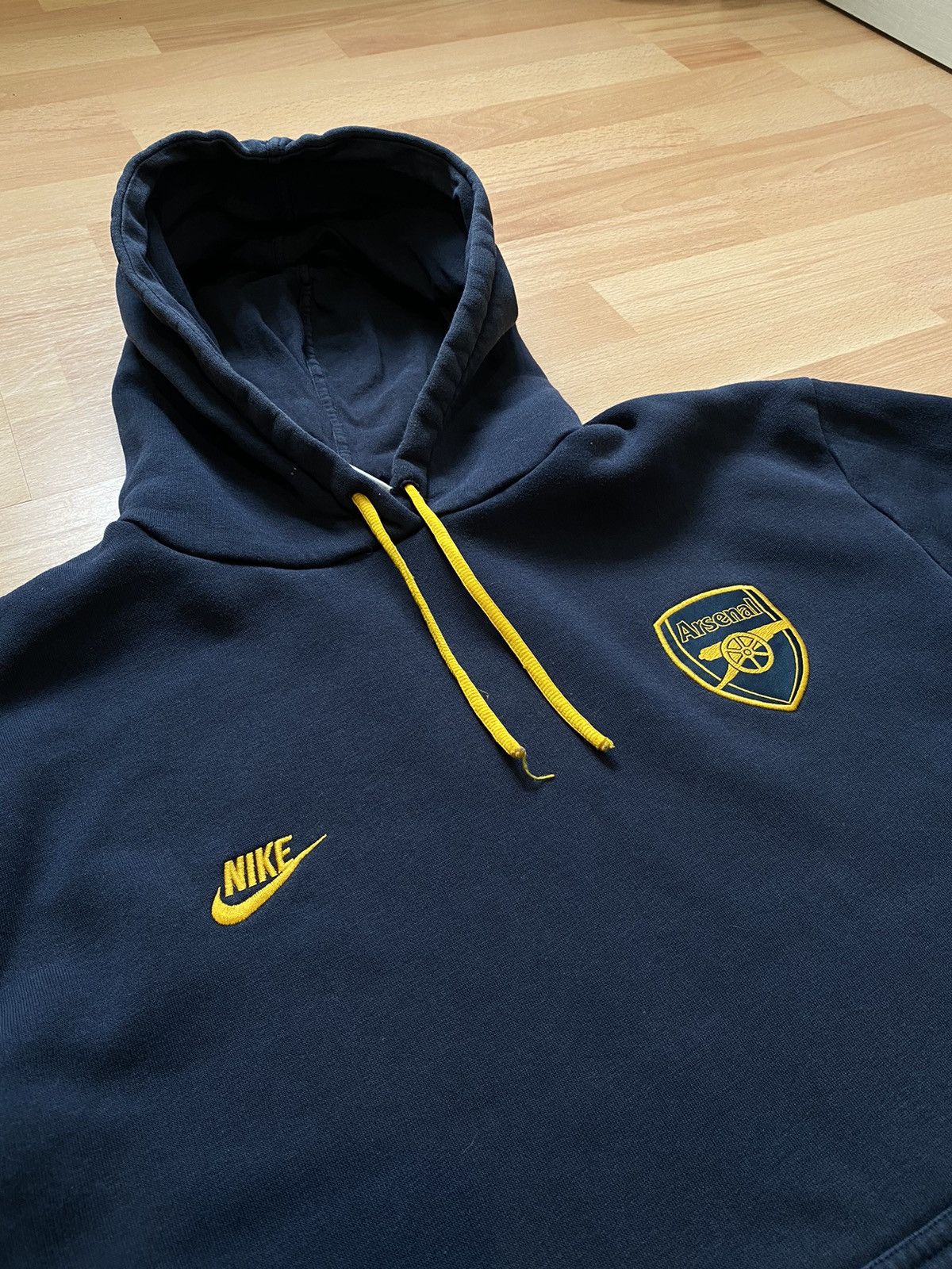 Nike Vintage Nike Arsenal soccer hoodie size L distressed Size US L / EU 52-54 / 3 - 1 Thumbnail