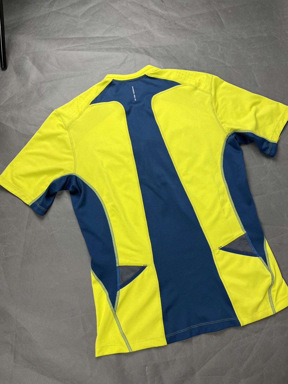 Salomon 🏞️Salomon t shirt termo gorpcore outdoor jersey tee Size US M / EU 48-50 / 2 - 4 Thumbnail
