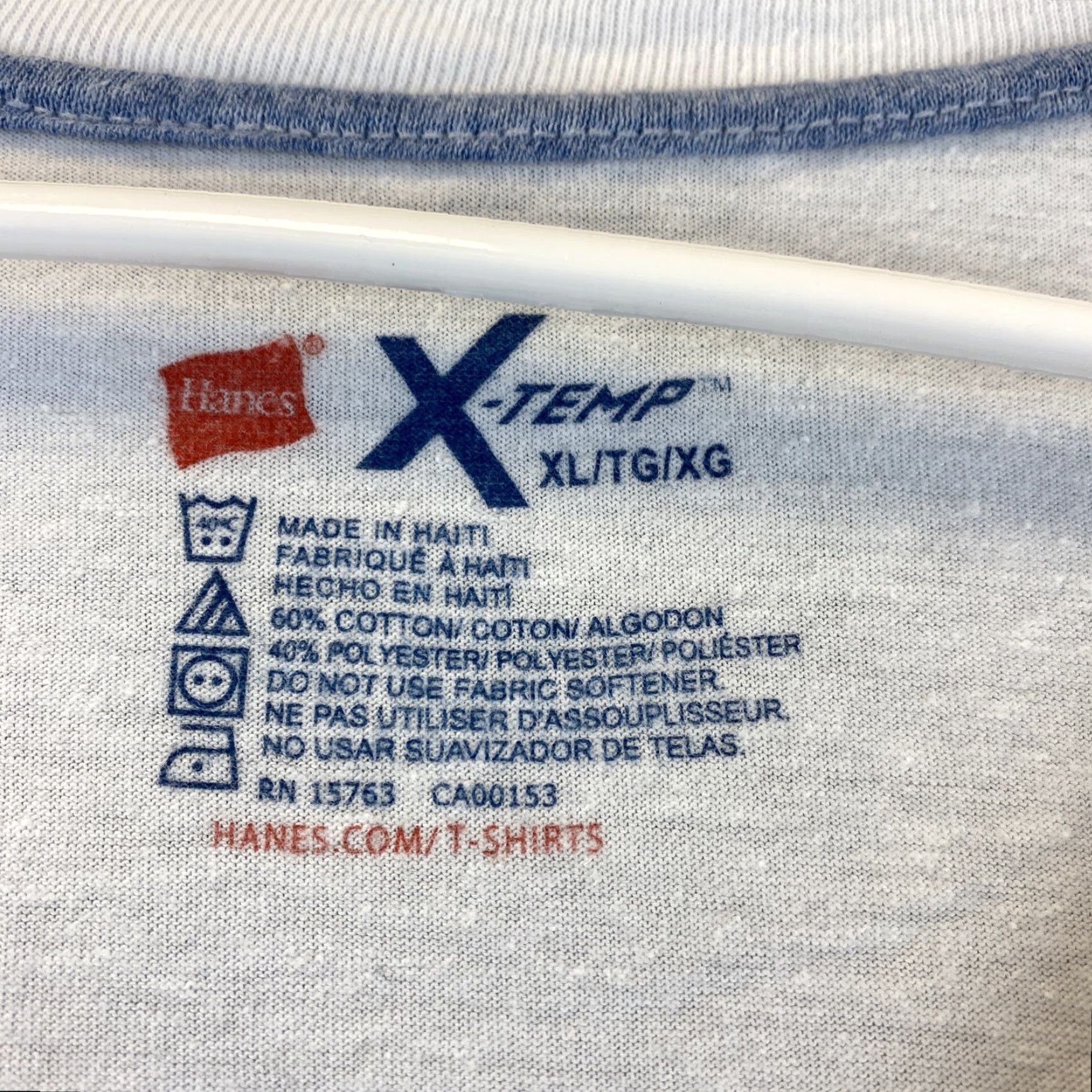Hanes Hanes Men's T-Shirt Short Sleeve V-Neck White XL Regular Fit 43-25 Vintage? No Size US XL / EU 56 / 4 - 3 Thumbnail