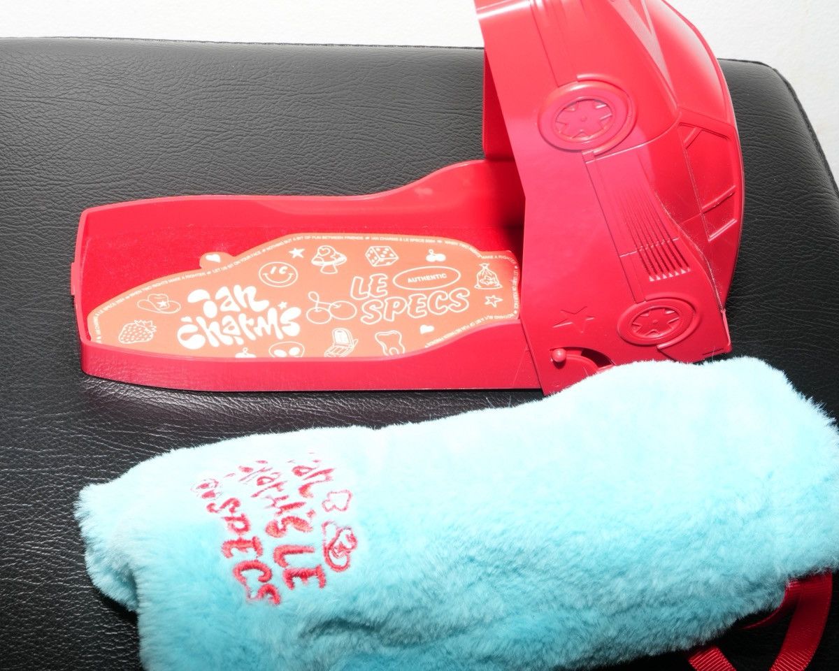 Le Specs Le Specs X Ian Charms Nepo Baby Shield Sunglasses in Red Size ONE SIZE - 3 Thumbnail