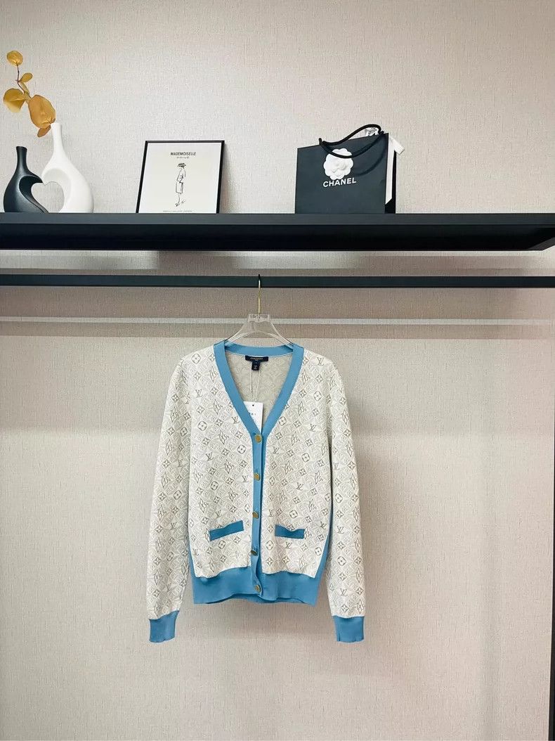 Louis Vuitton Louis Vuitton Blue color-block presbyopic V sweater Size L / US 10 / IT 46 - 1 Thumbnail