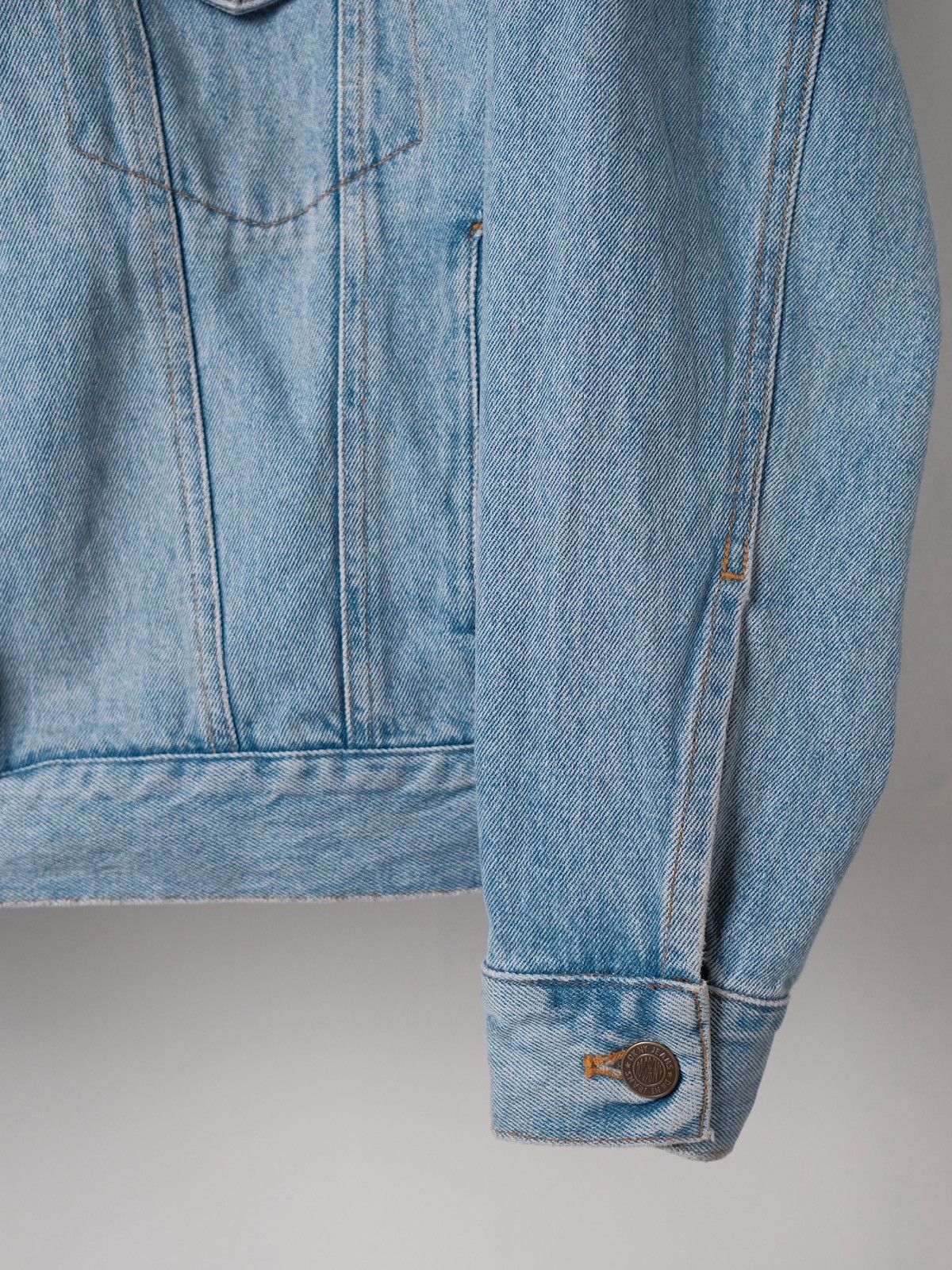 DKNY 1990s DKNY Boxy Denim Jacket Size US M / EU 48-50 / 2 - 8 Thumbnail