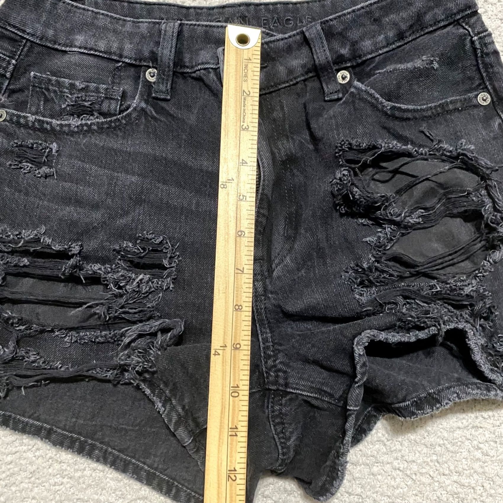 American Eagle Outfitters American Eagle Outfitters Womens 4 Jean Shorts Faded Black Denim High Rise Mom 90s Grunge Size 27" / US 4 / IT 40 - 7 Thumbnail