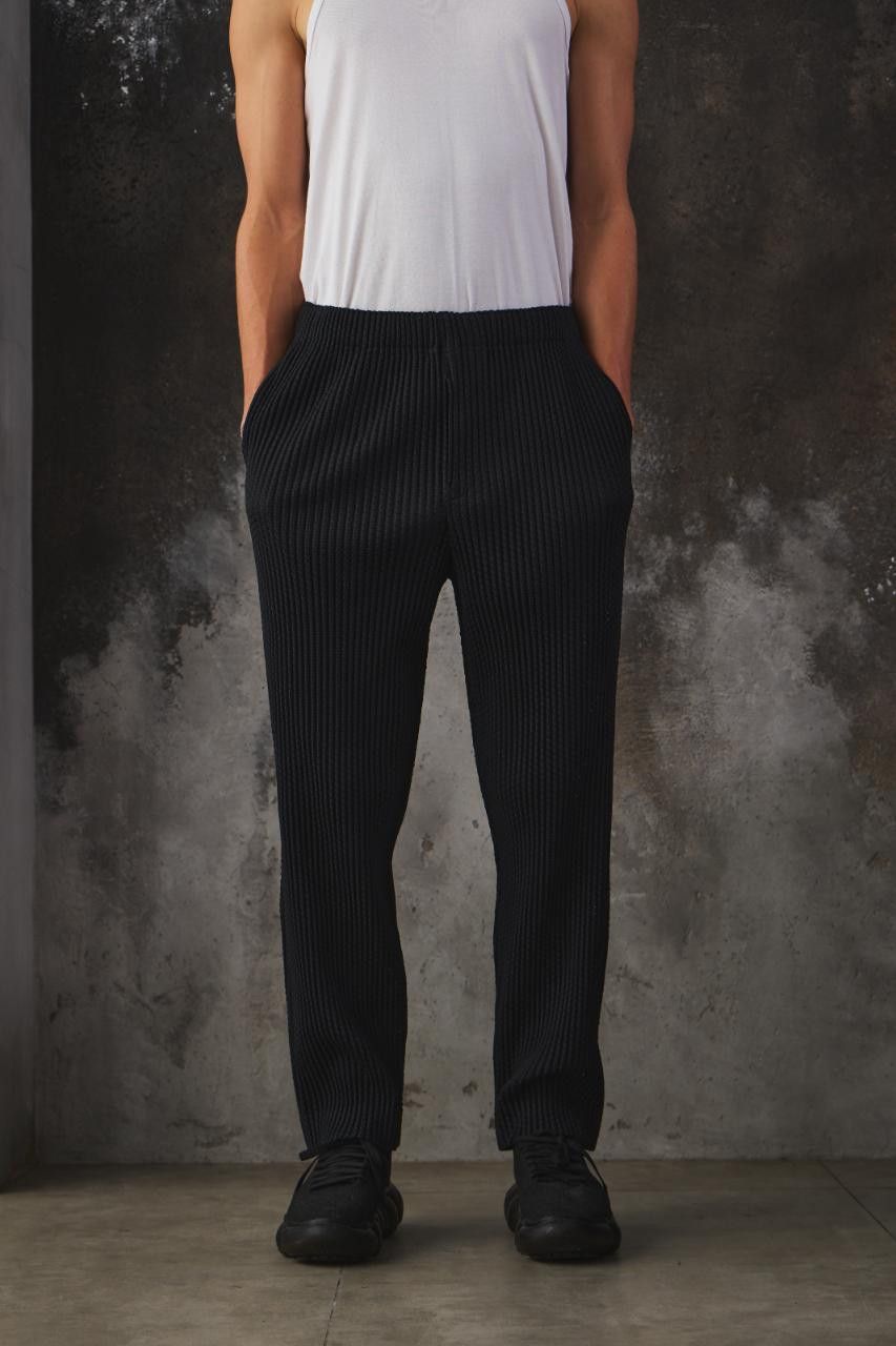 Homme Plisse Issey Miyake HOMME PLISSÉ ISSEY MIYAKE Black Mesh Pleated Trousers Size US 32 / EU 48 - 1 Thumbnail
