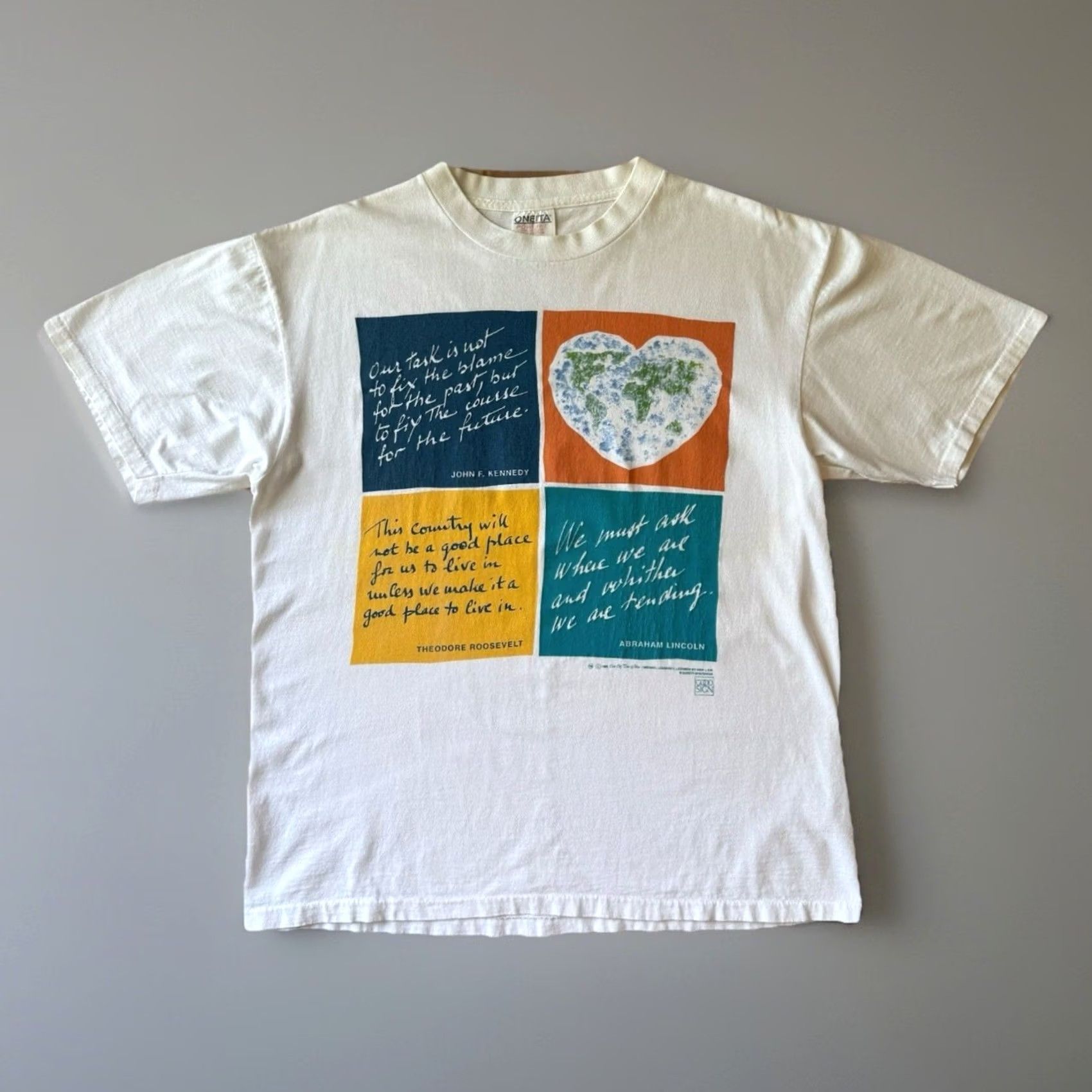 Vintage VINTAGE Earth Shirt Large White 90s Made in USA Peace John F Kennedy MLK Size US L / EU 52-54 / 3 - 2 Thumbnail