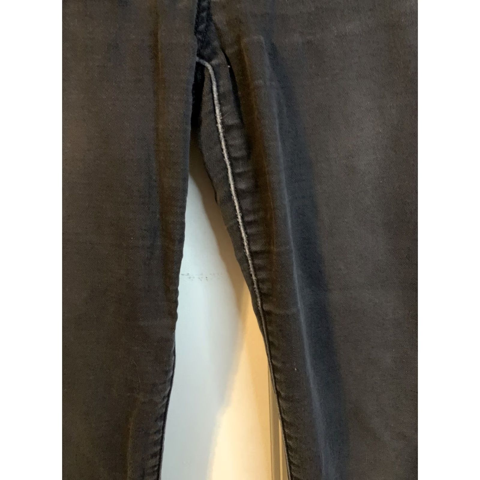 American Eagle Outfitters VINTAGE? No. American Eagle Jeghing Jeans Womens SZ 10 Faded Black Jegging #2029 - Adult Women Jeans Black Regular Solid Size 32" / US 10 / IT 46 - 3 Thumbnail