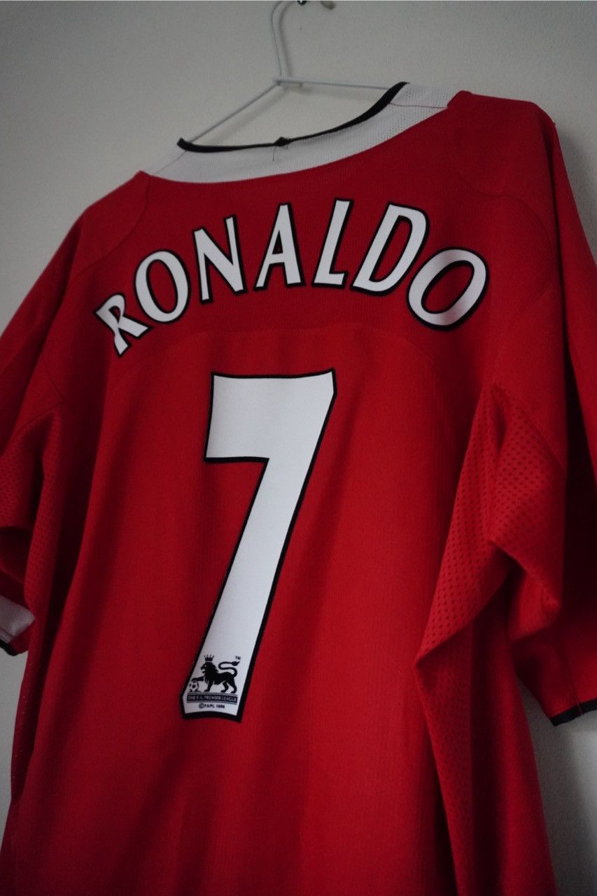 Nike Manchester United 2004-2005 Ronaldo 7 Home jersey Size US XL / EU 56 / 4 - 5 Thumbnail