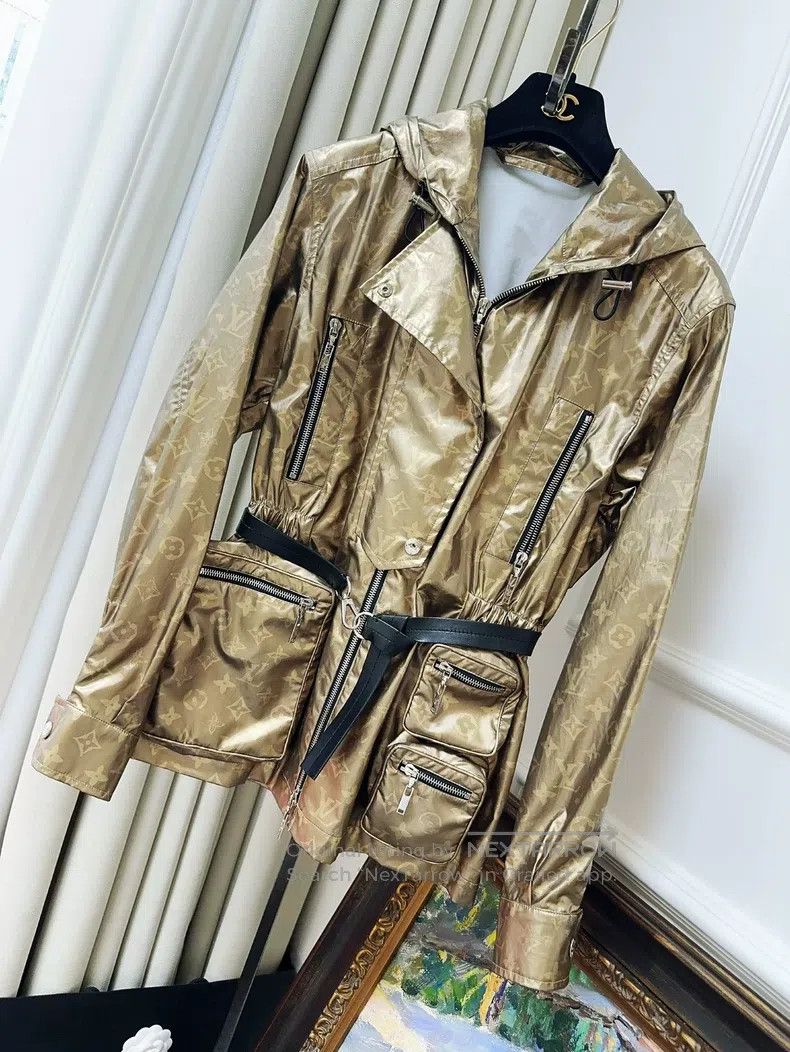 Louis Vuitton Louis Vuitton Light Gold Coated Full Logo Jacket Size XXS / US 00 / IT 34 - 1 Thumbnail