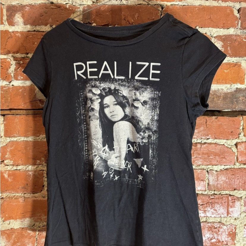 Vintage Realize small black graphic preowned tshirt Size US S / EU 44-46 / 1 - 2 Thumbnail