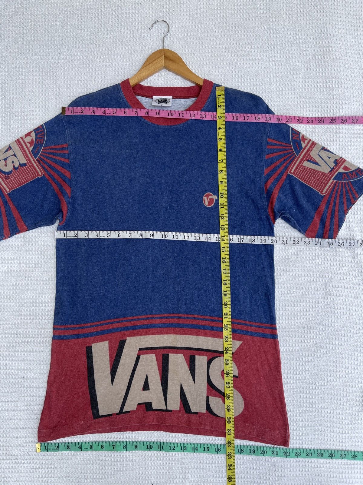 Vans × Vintage Last Drop🔥Rare🔥Vtg90s VANS Off The Wall Native Overprint Tee Size US L / EU 52-54 / 3 - 14 Thumbnail
