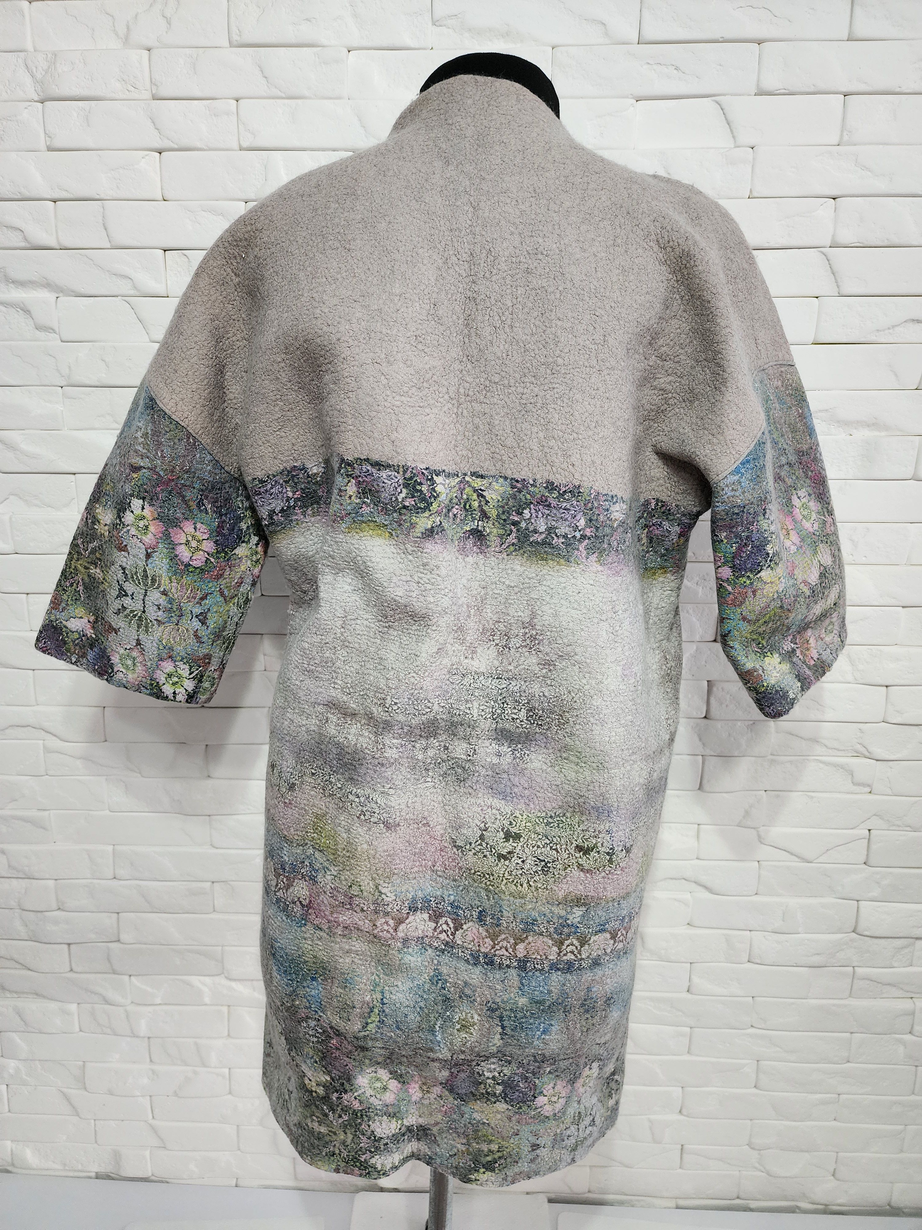 Handmade Women's coat made of felted genuine wool and silk. Size XL / US 12-14 / IT 48-50 - 6 Thumbnail
