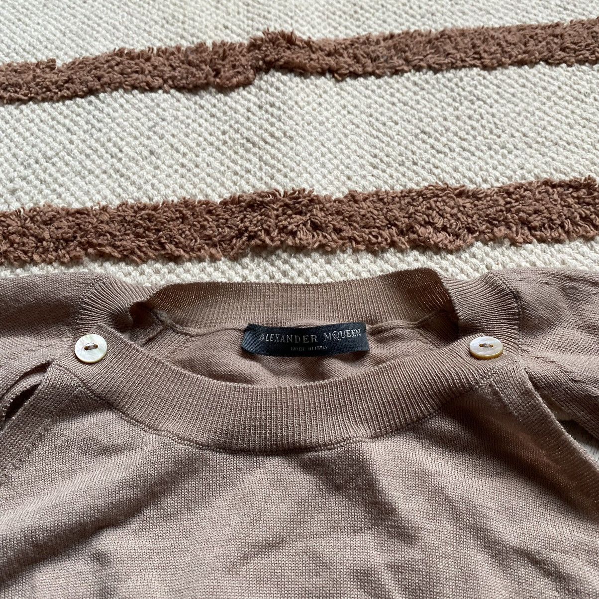Alexander McQueen ALEXANDER MCQUEEN WOOL SWEATER BEIGE Size M / US 6-8 / IT 42-44 - 4 Thumbnail