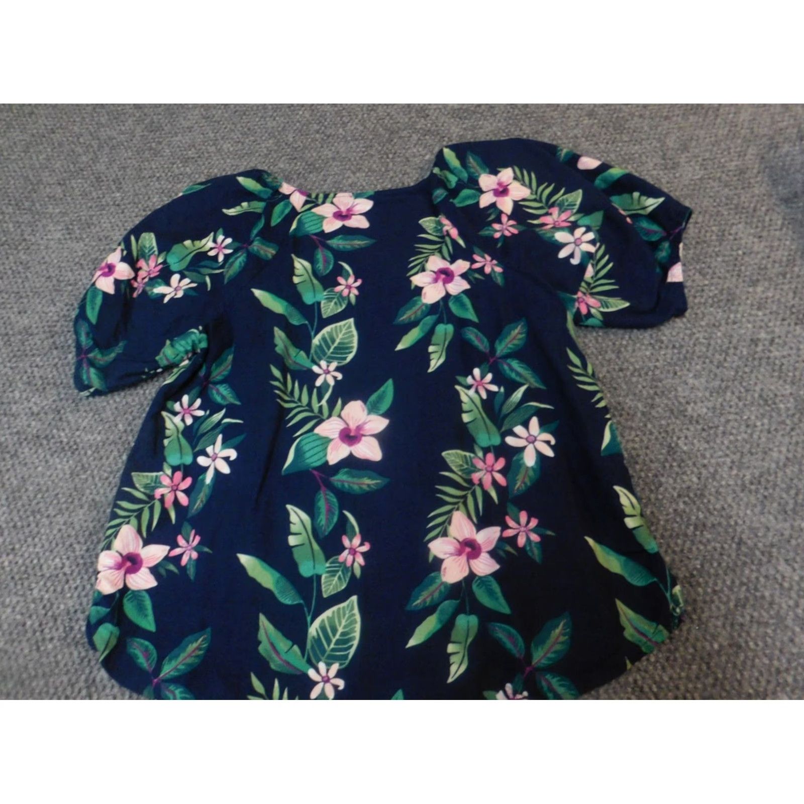 Old Navy Old Navy Womens Blouse Small Floral Blue Velvet Pleated Button-Down Collared Casual Shirt Size S / US 4 / IT 40 - 7 Thumbnail