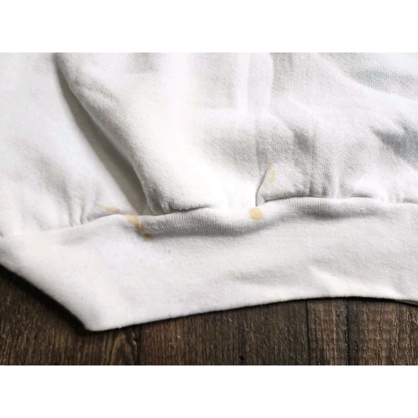 Fruit Of The Loom VINTAGE Fruit of the Loom Sweatshirt Umbrellas 1991 90s Art Japan California White L Adult Crew Neck Short Sleeve Distressed Mens Womens Size US L / EU 52-54 / 3 - 3 Thumbnail