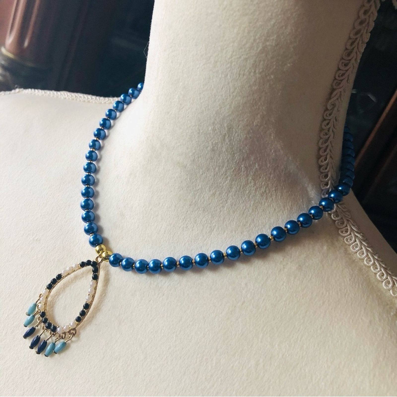 Handmade Handcrafted repurpose teardrop beaded pendant Pearl necklace Size ONE SIZE - 4 Thumbnail