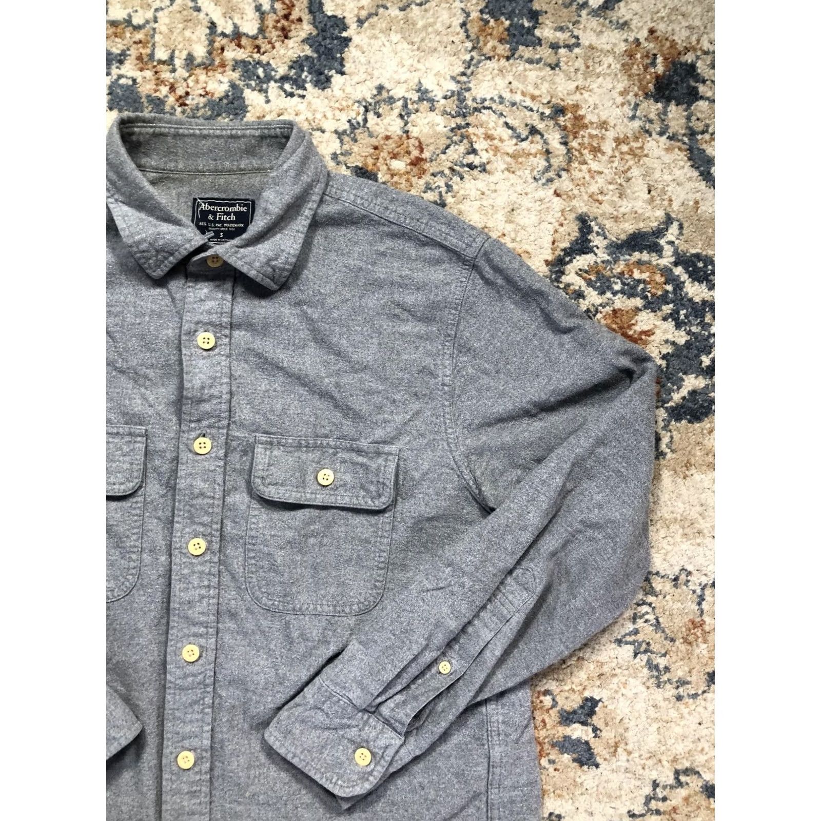 Abercrombie & Fitch Abercrombie & Fitch Shirt Mens Small Gray Flannel Button Front Double Pocket Size US S / EU 44-46 / 1 - 4 Thumbnail