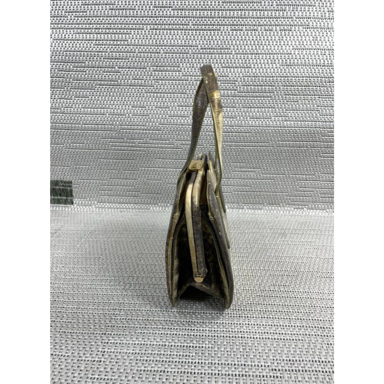 Doublet VINTAGE Sondra Roberts Bags Womens Beige Crocodile Leather Double Handle Strap Clutch Size ONE SIZE - 2 Thumbnail