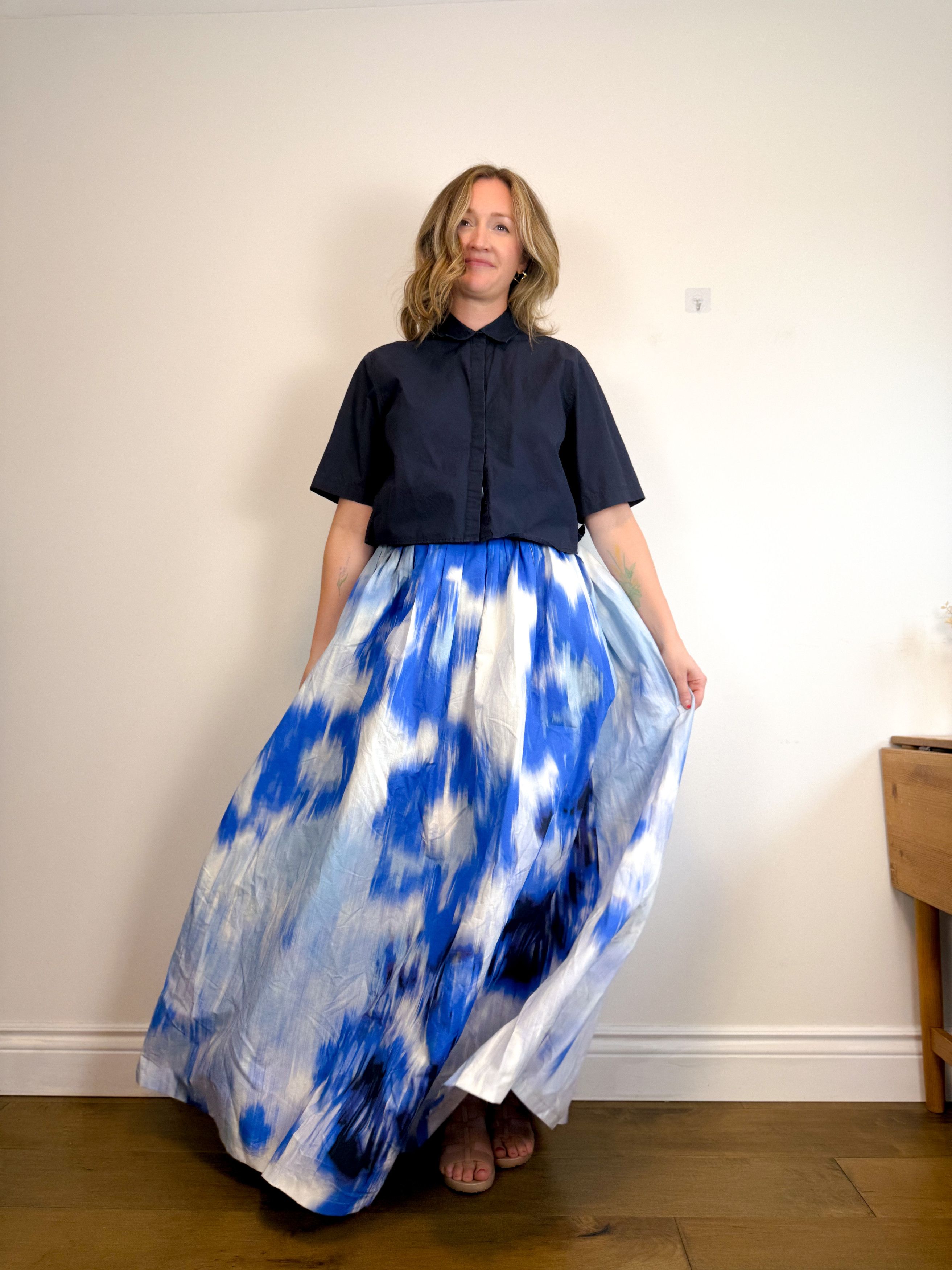Carolina Herrera Designer Maxi Silk/Cotton Skirt in Blue/White Size 30" / US 8 / IT 44 - 2 Thumbnail