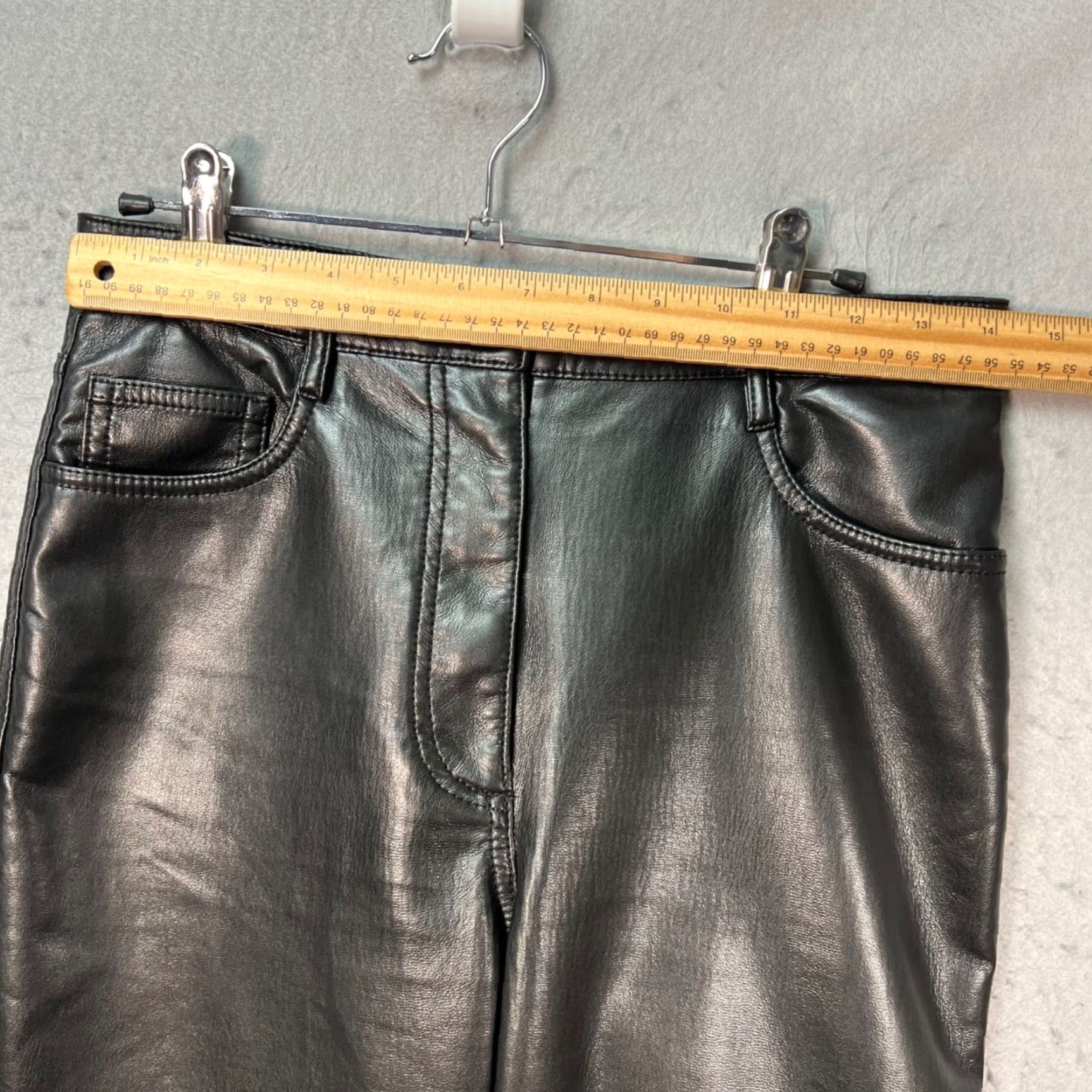 Vintage Wilfred Womens 6 The Melina High-Waisted Faux Leather Pants Black Pants Womens 6 Black City Vintage: No (adjusted within rules?) Size 28" / US 6 / IT 42 - 5 Thumbnail