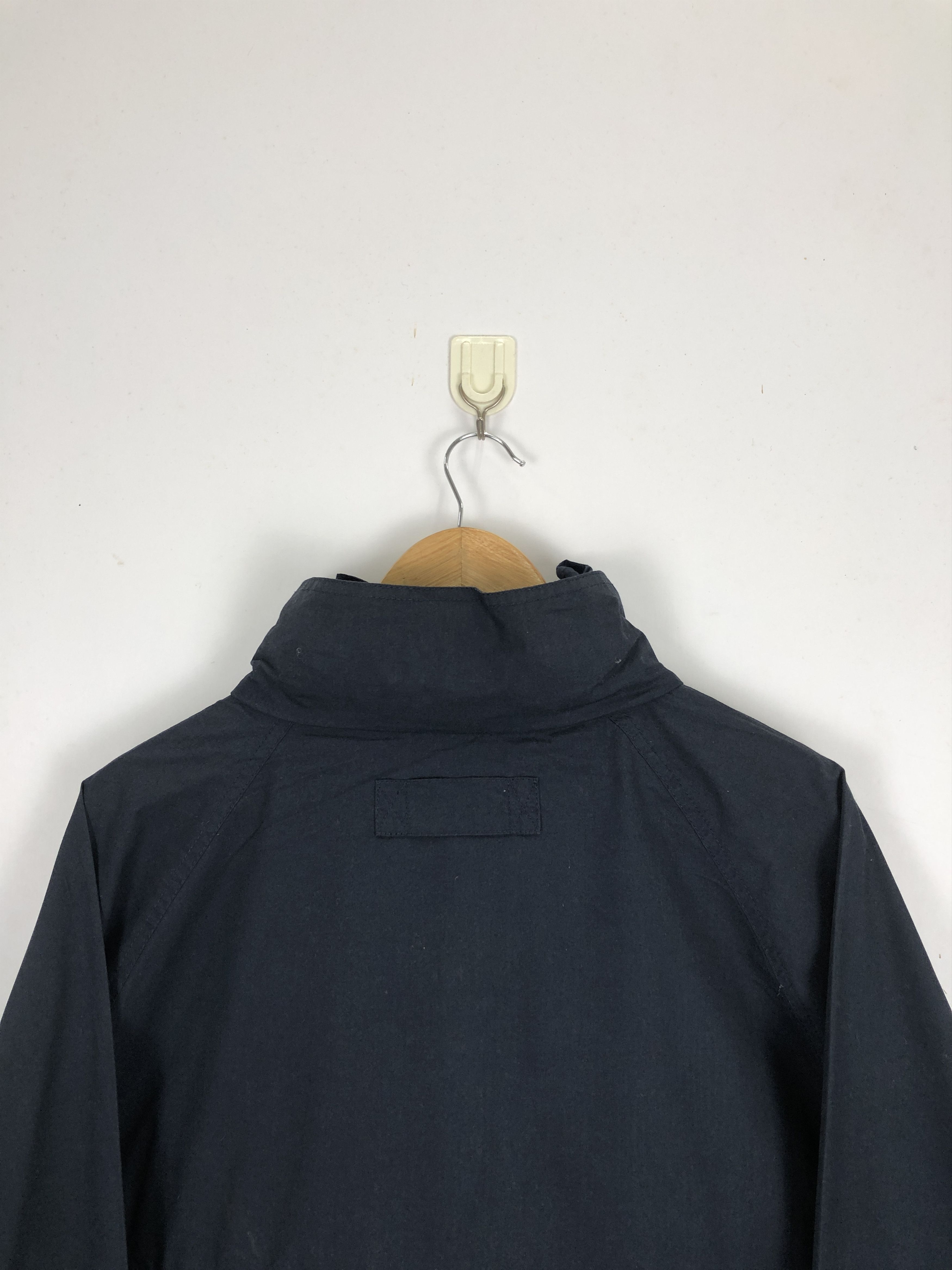Calvin Klein Vintage Calvin Klein Windbreaker Zipper Light Jacket J1706 Size US M / EU 48-50 / 2 - 4 Thumbnail
