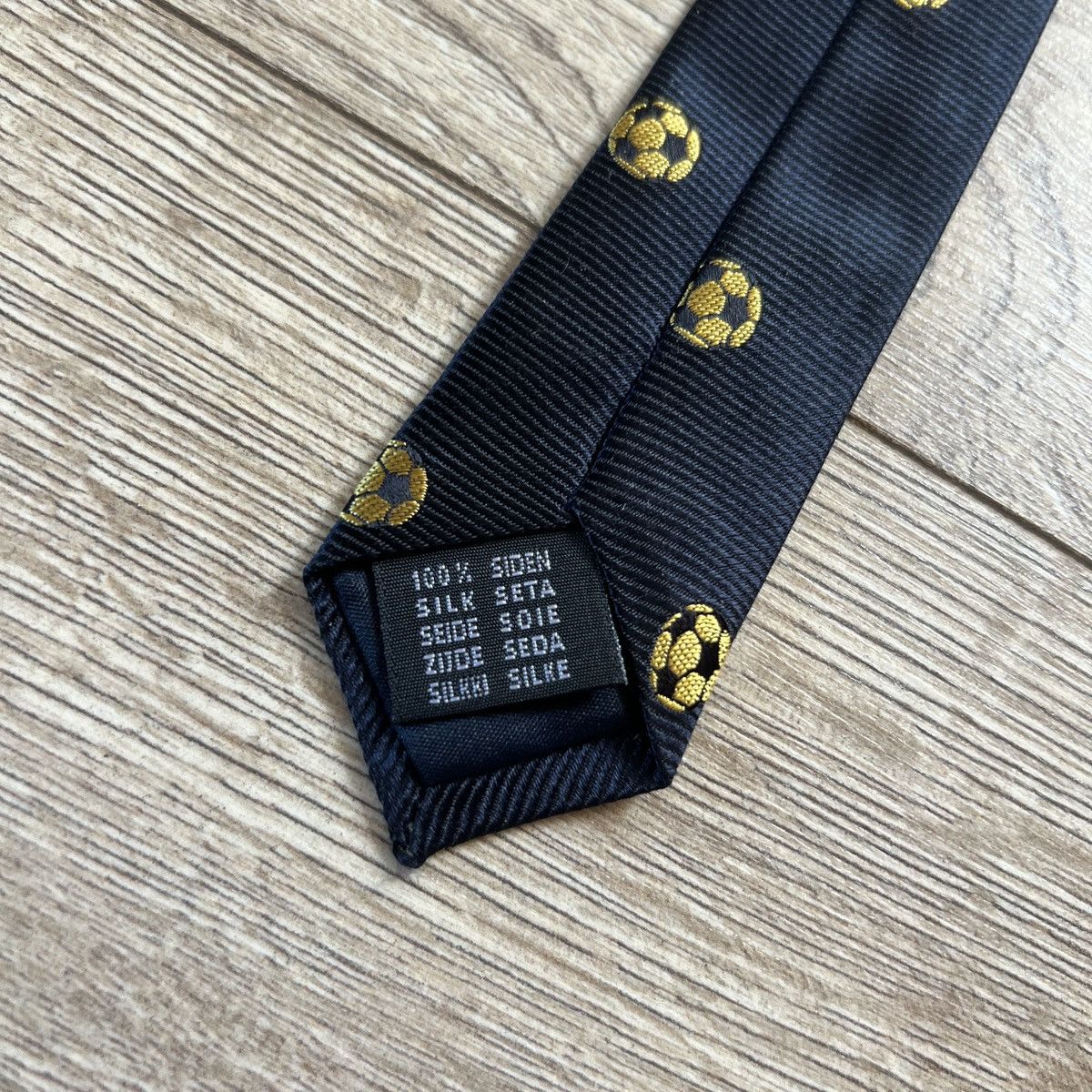 Vintage Vintage 90s FIFA Silk tie monogram rare Size ONE SIZE - 4 Thumbnail