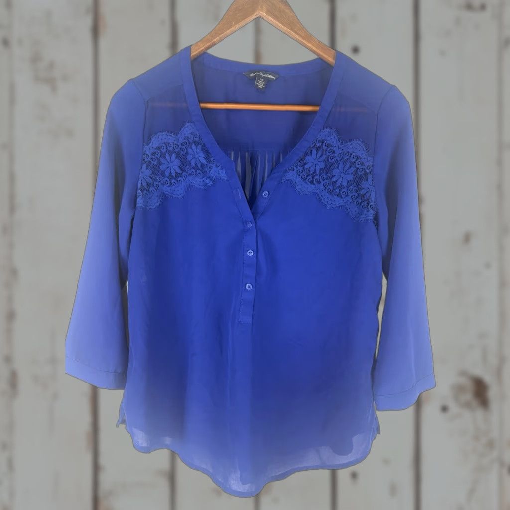 American Eagle Outfitters American Eagle Blue Sheer Lace 3/4 Sleeve Blouse Womens Size S India Size S / US 4 / IT 40 - 1 Thumbnail