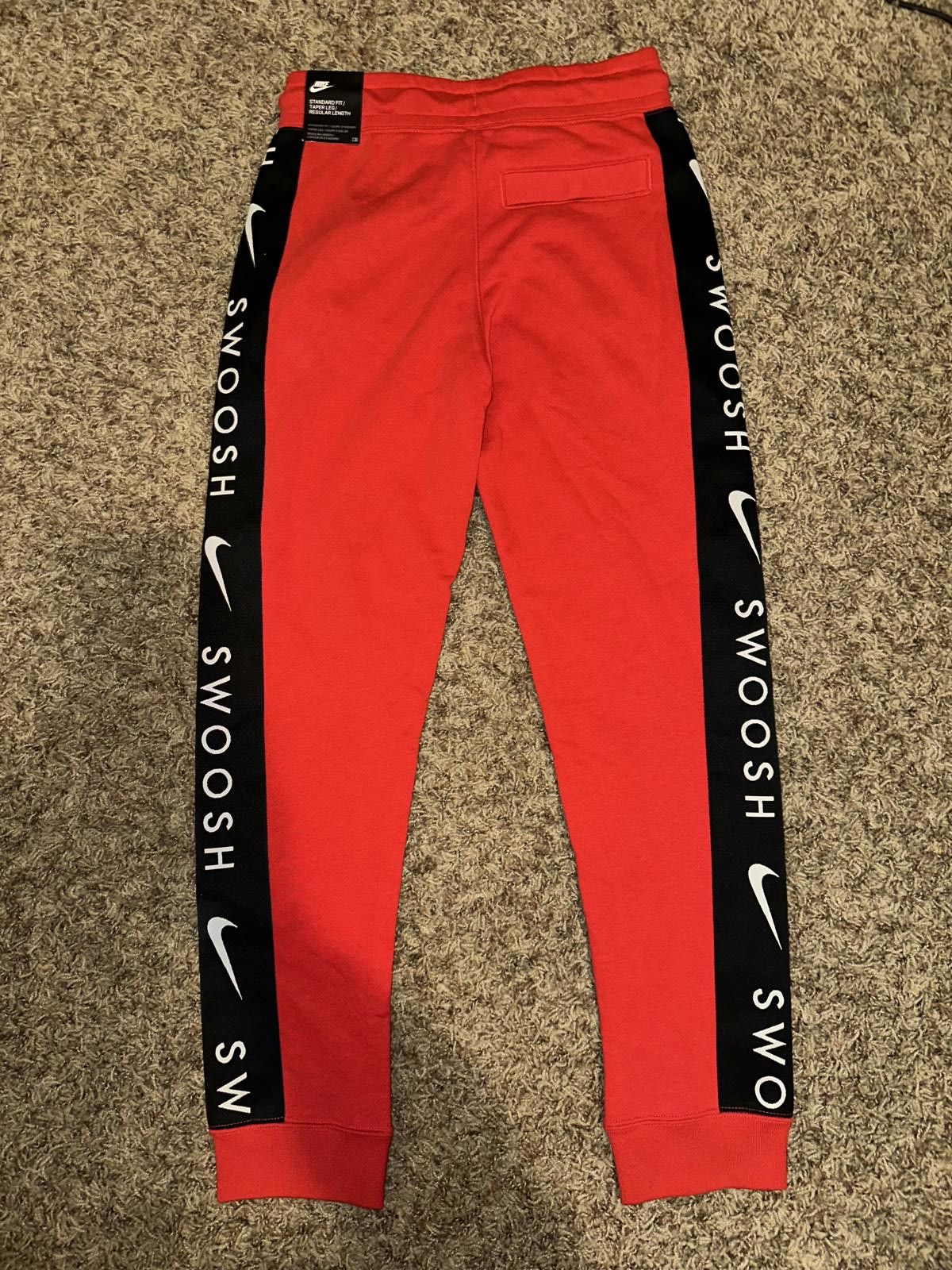 Nike Nike Sportswear Big Kids (Boy’s) Swoosh Fleece Red Sweatpants Size US 26 / EU 42 - 6 Thumbnail