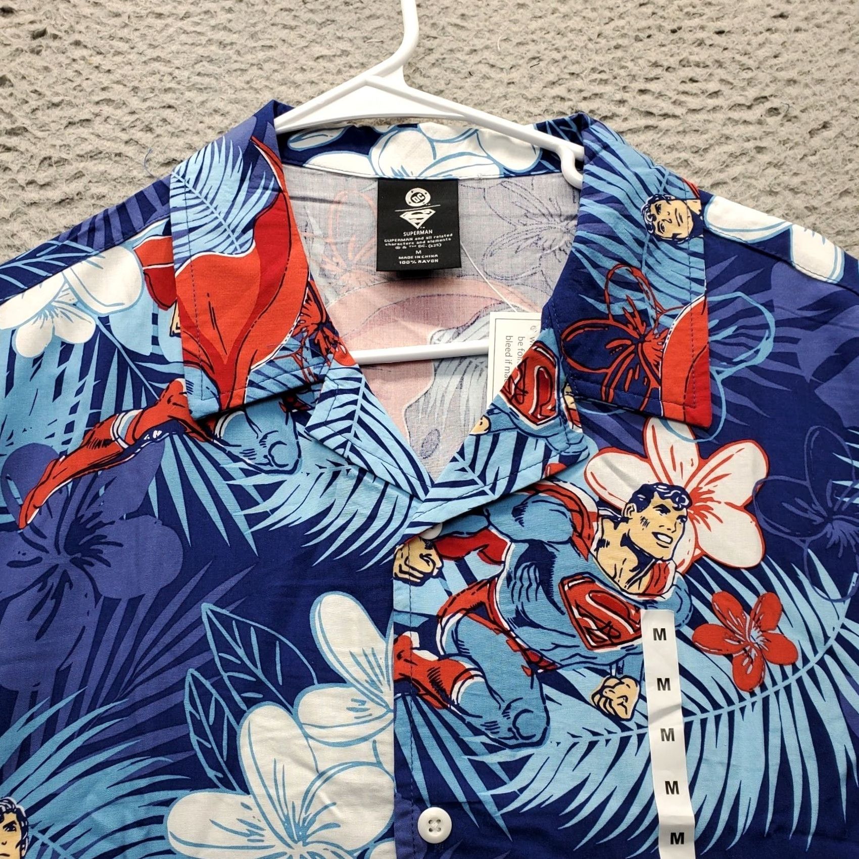 Vintage DC Superman Hawaiian Shirt Mens M Multi Floral Short Sleeve Shirt Collared Button-Up Slit Outdoors Casual we? Size US M / EU 48-50 / 2 - 7 Thumbnail