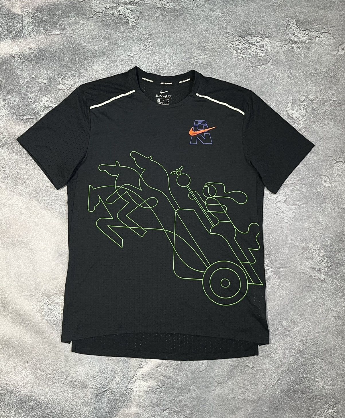 Nike Nike Running Berlin Big Logo Double Side Print Shirt Size US M / EU 48-50 / 2 - 1 Thumbnail