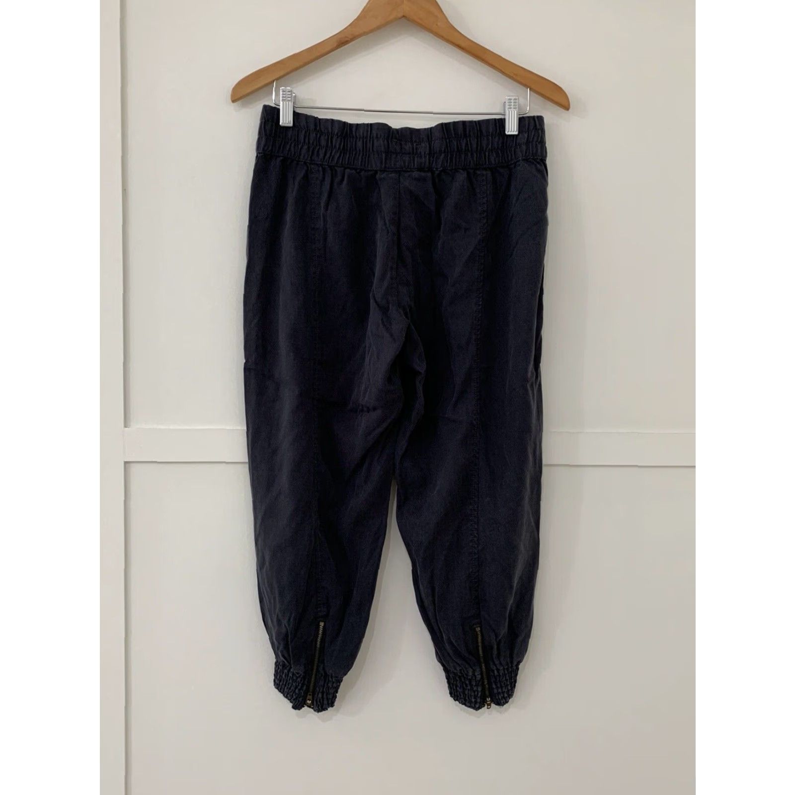 Athleta Athleta Women's Grey Lyocell Jogger Pants Sz 8 with Ankle Zippers Size 30" / US 8 / IT 44 - 2 Thumbnail
