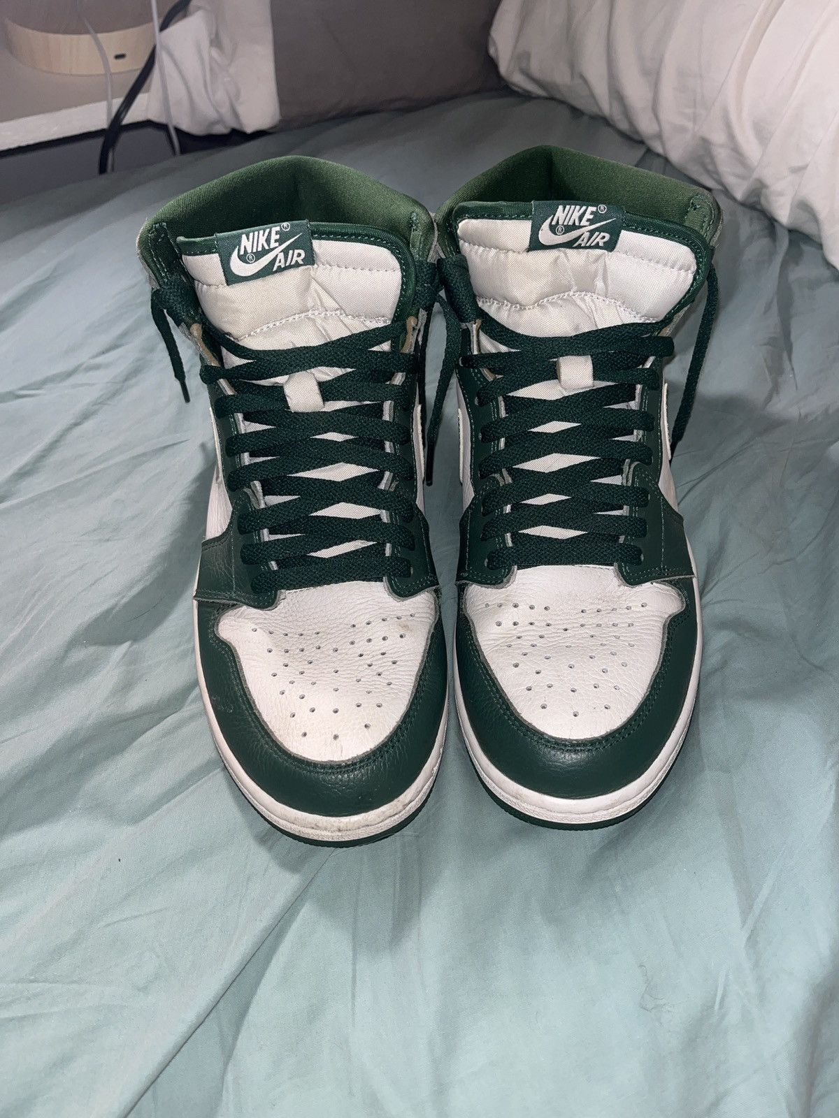 Nike Green and White Air Jordon 1s Hightop Size US 10.5 / EU 43-44 - 2 Thumbnail