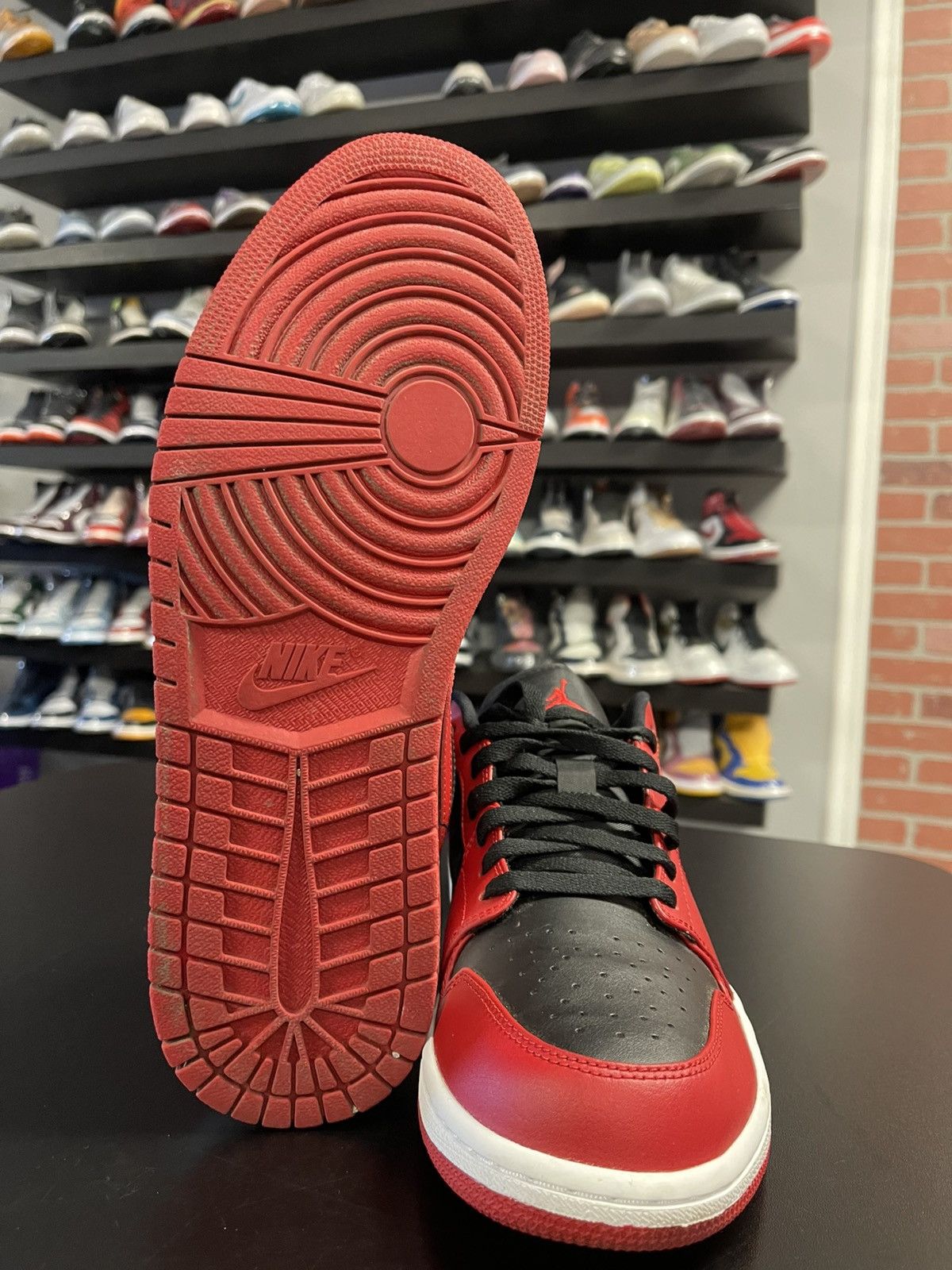 Jordan Brand Size 11 - Jordan 1 Reverse Bred Very Clean Size US 11 / EU 44 - 9 Thumbnail