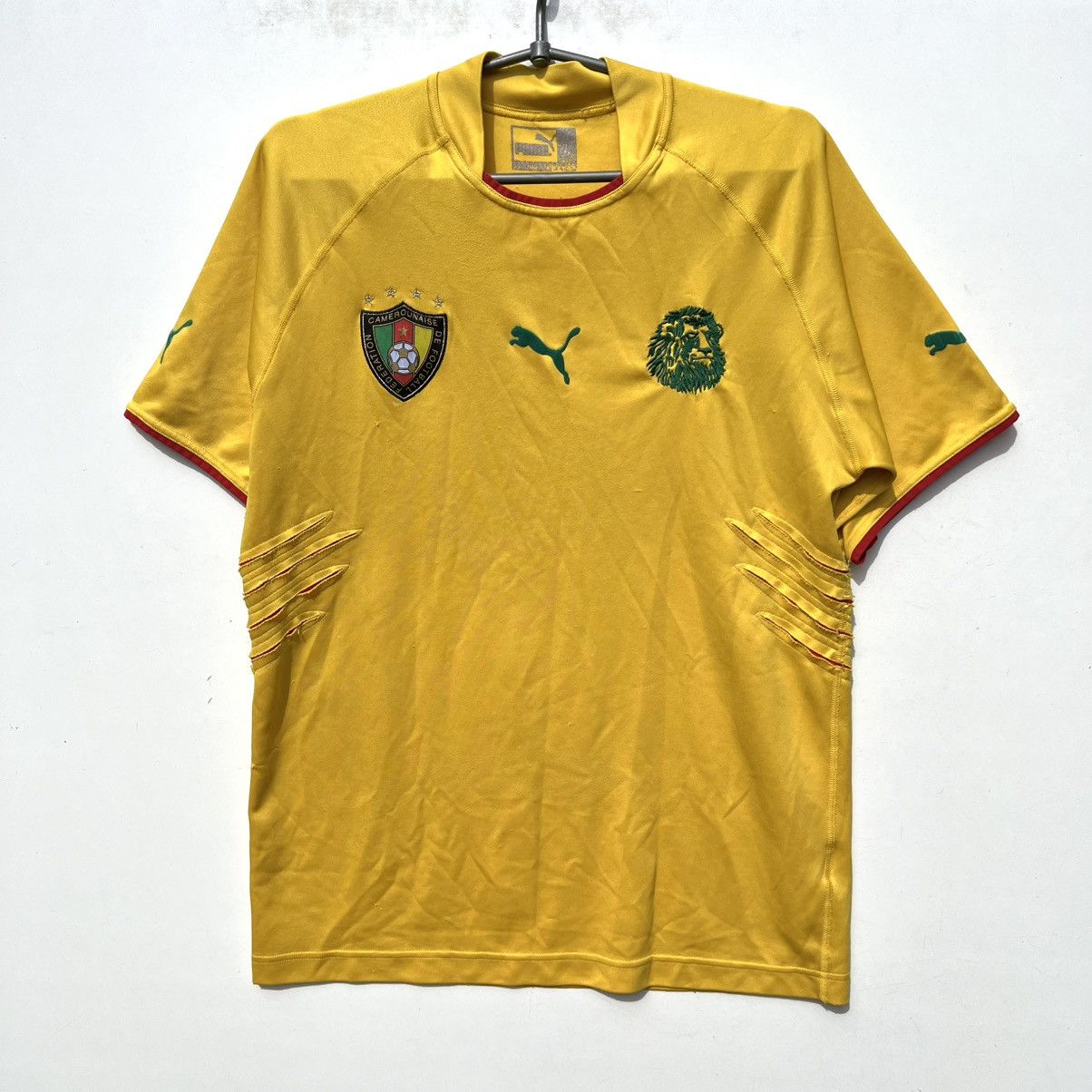 Puma Puma Cameroon 2004 2006 soccer jersey vintage Size US L / EU 52-54 / 3 - 1 Thumbnail