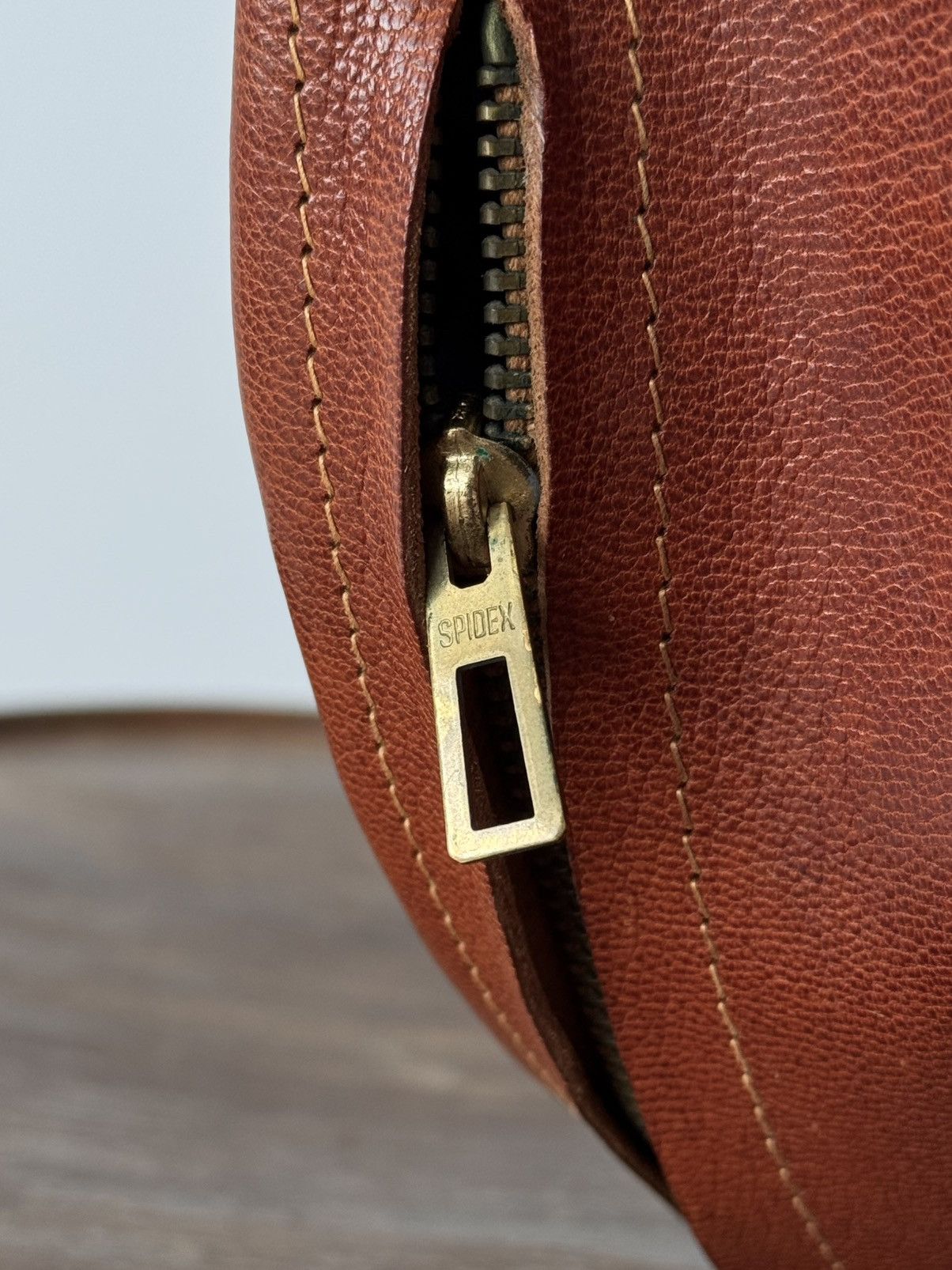 Vintage 1960s Vintage Swiss Made Leather Waist/Shoulder Bag Size ONE SIZE - 8 Thumbnail