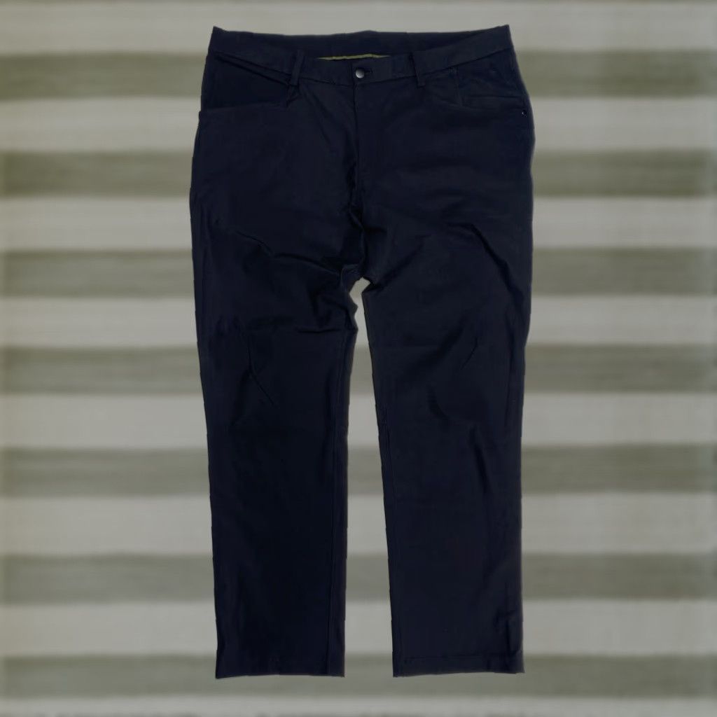 Lululemon Lululemon Men's ABC Pants Black 38x31 Chino Straight Belt Loops 10-12 Mid Rise Casual Designed City Preppy Pants Mens Black ABC Model Vintage? Size US 38 / EU 54 - 1 Thumbnail